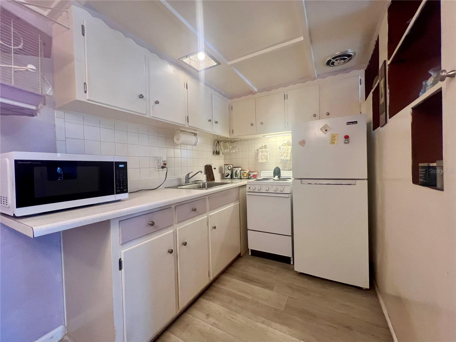 TB8373740 Property Photo