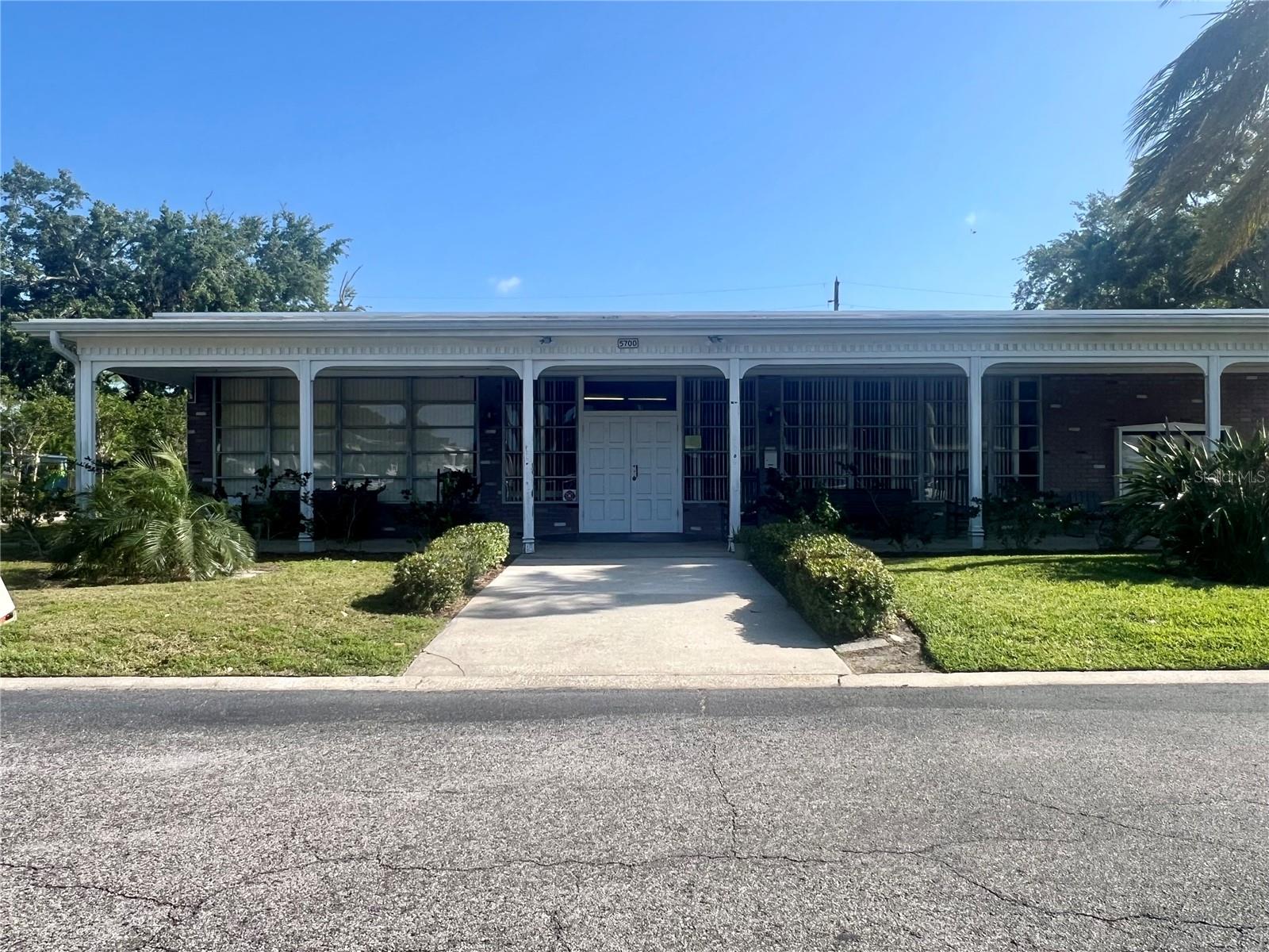 TB8373740 Property Photo