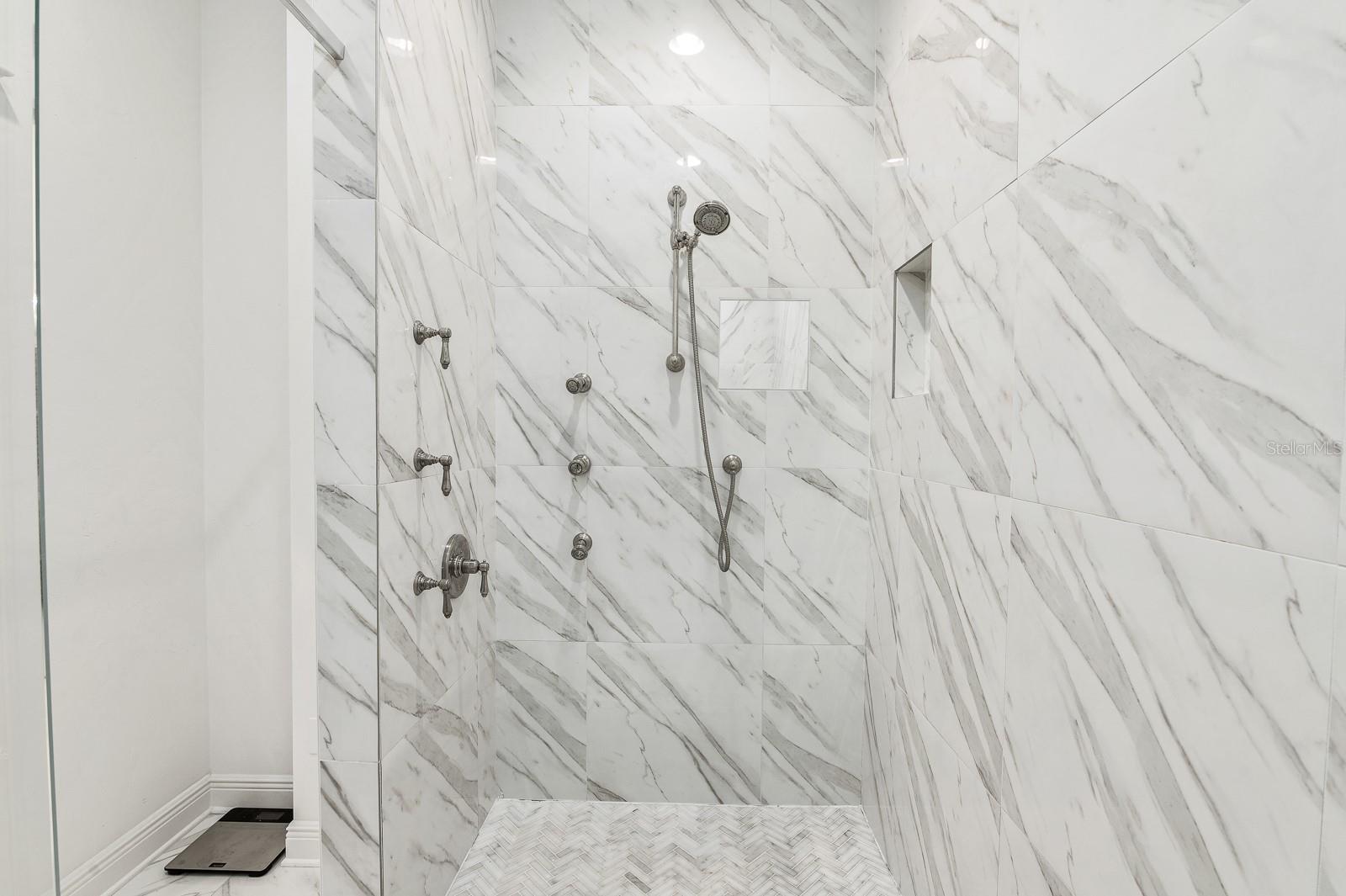 120 NE 4TH ST, GAINESVILLE, FL, 32601