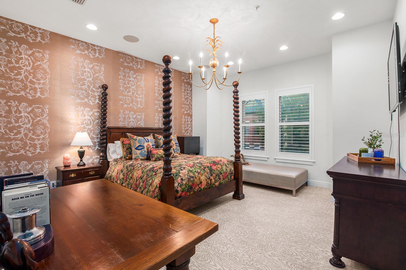 120 NE 4TH ST, GAINESVILLE, FL, 32601