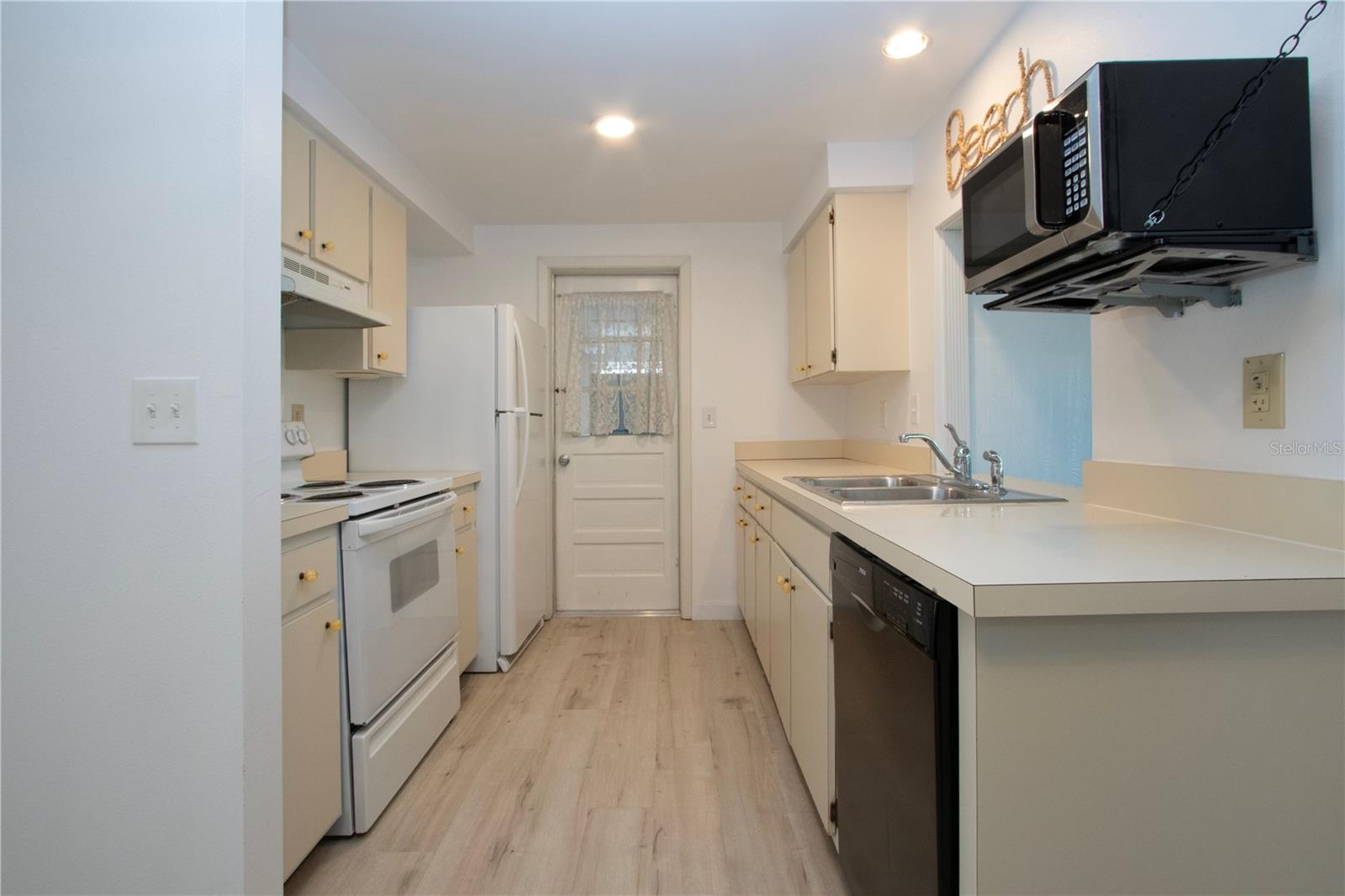 466 SUNNYSIDE DR, VENICE, FL, 34293