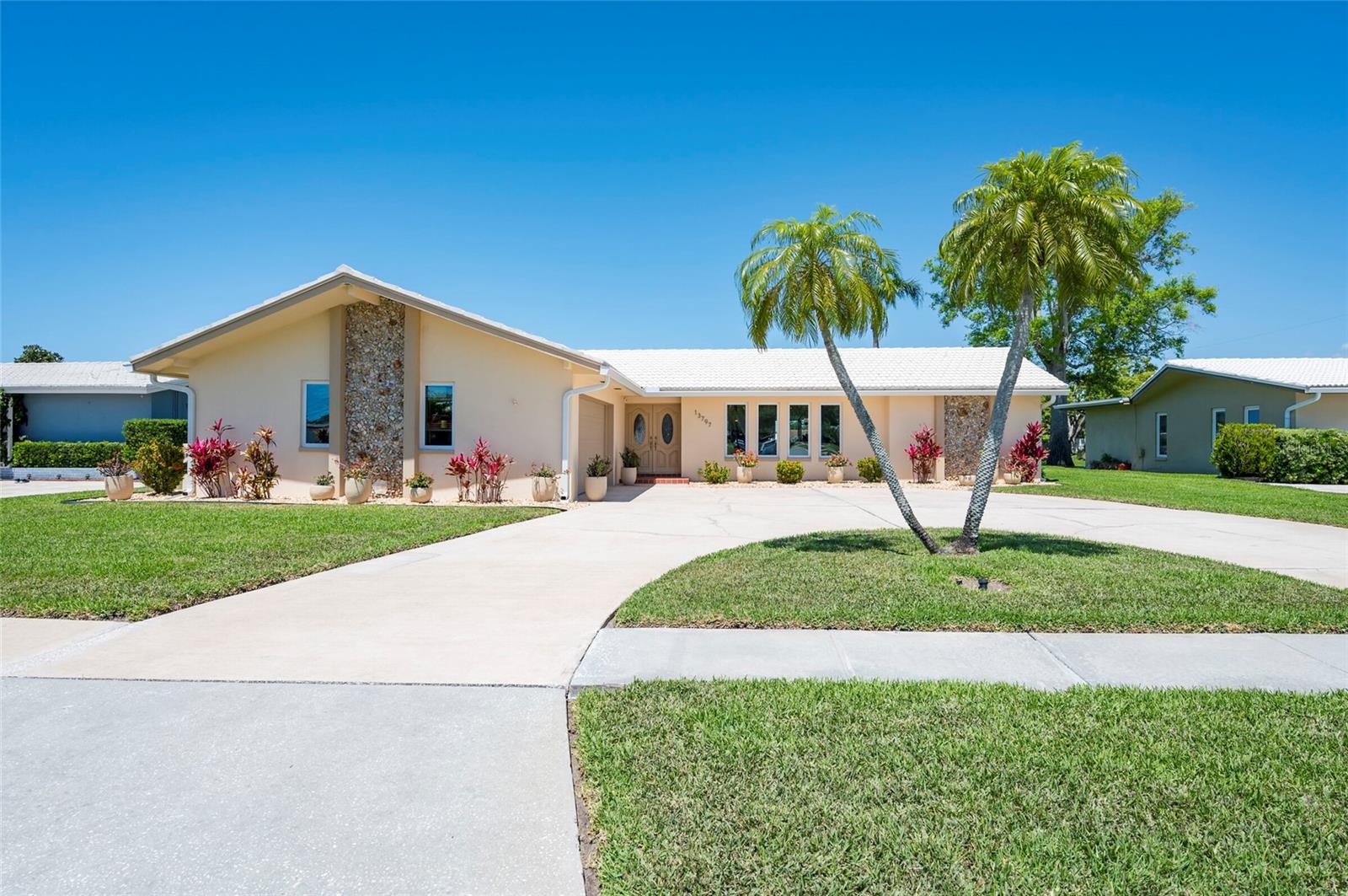 13797 PINECREST DR, LARGO, FL, 33774