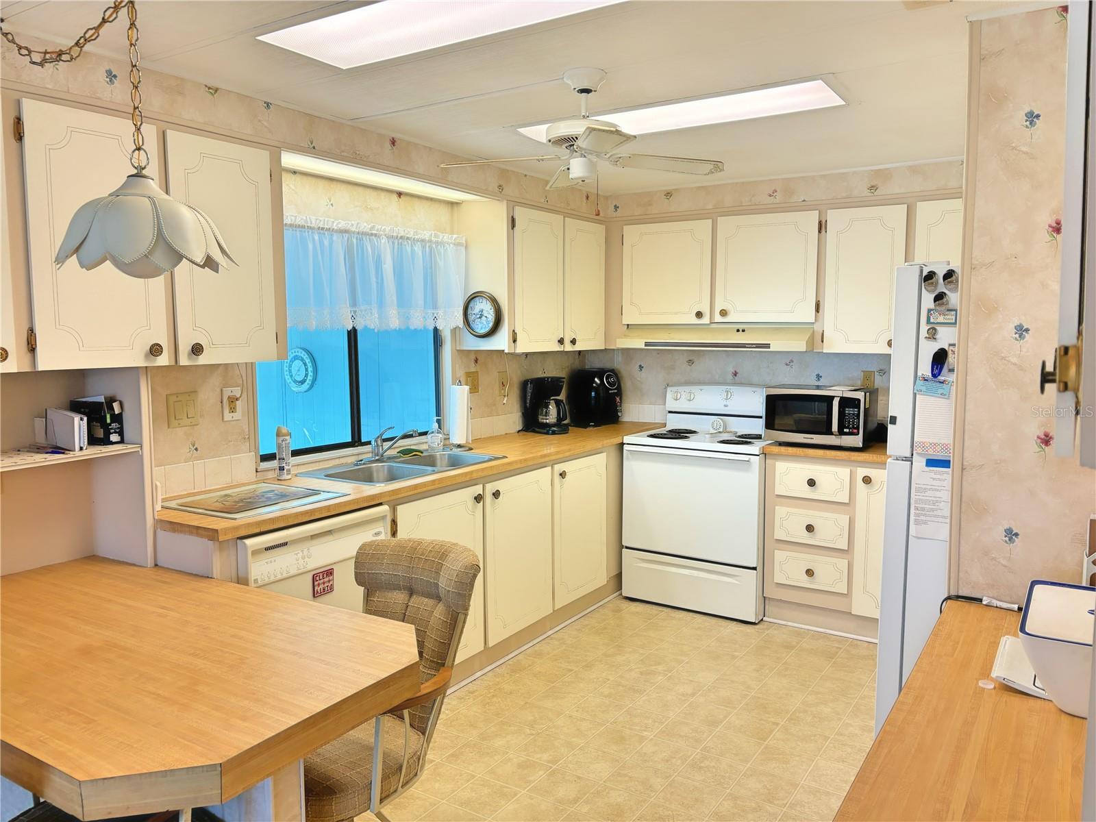 P4934493 Property Photo