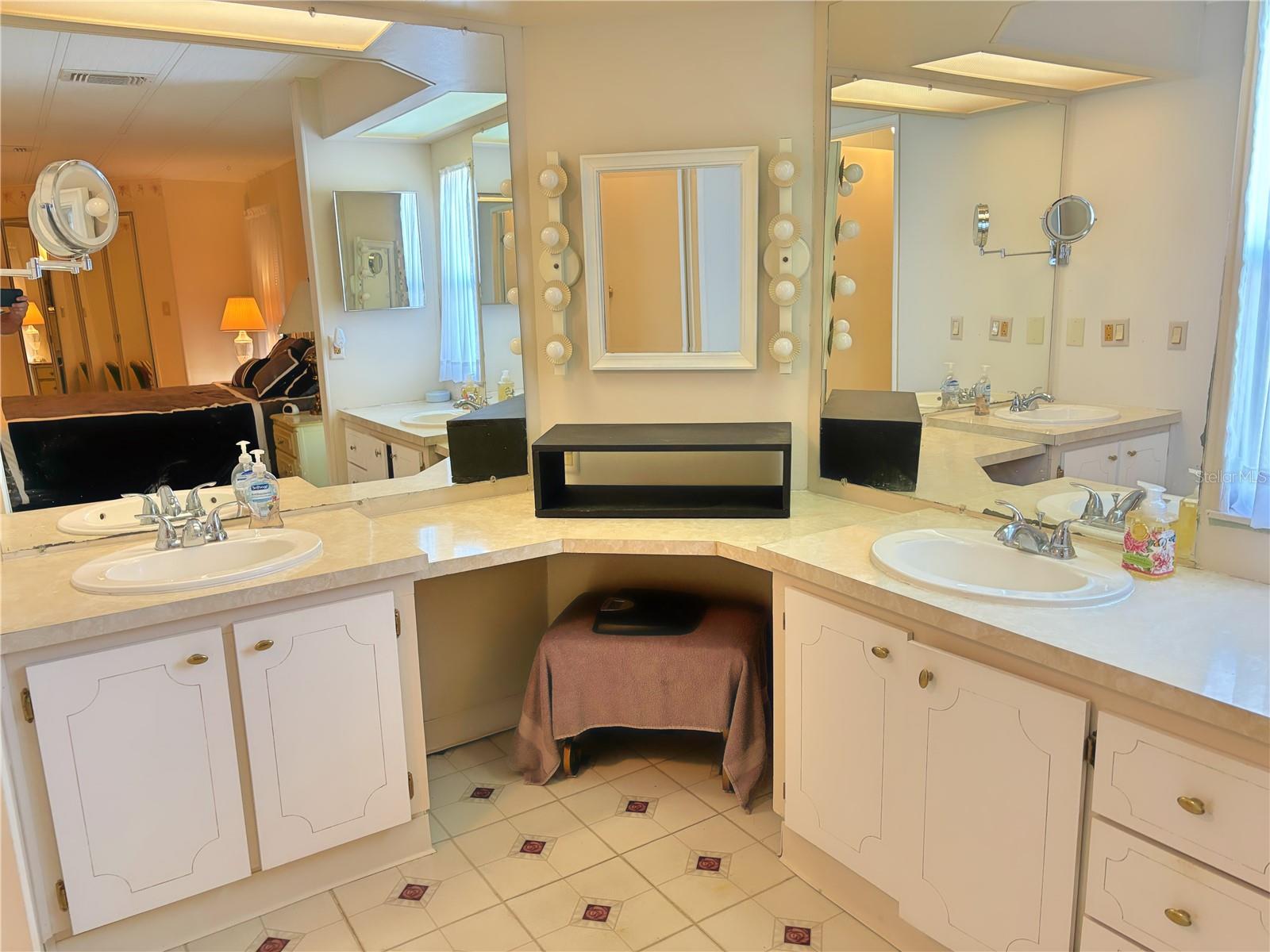 P4934493 Property Photo