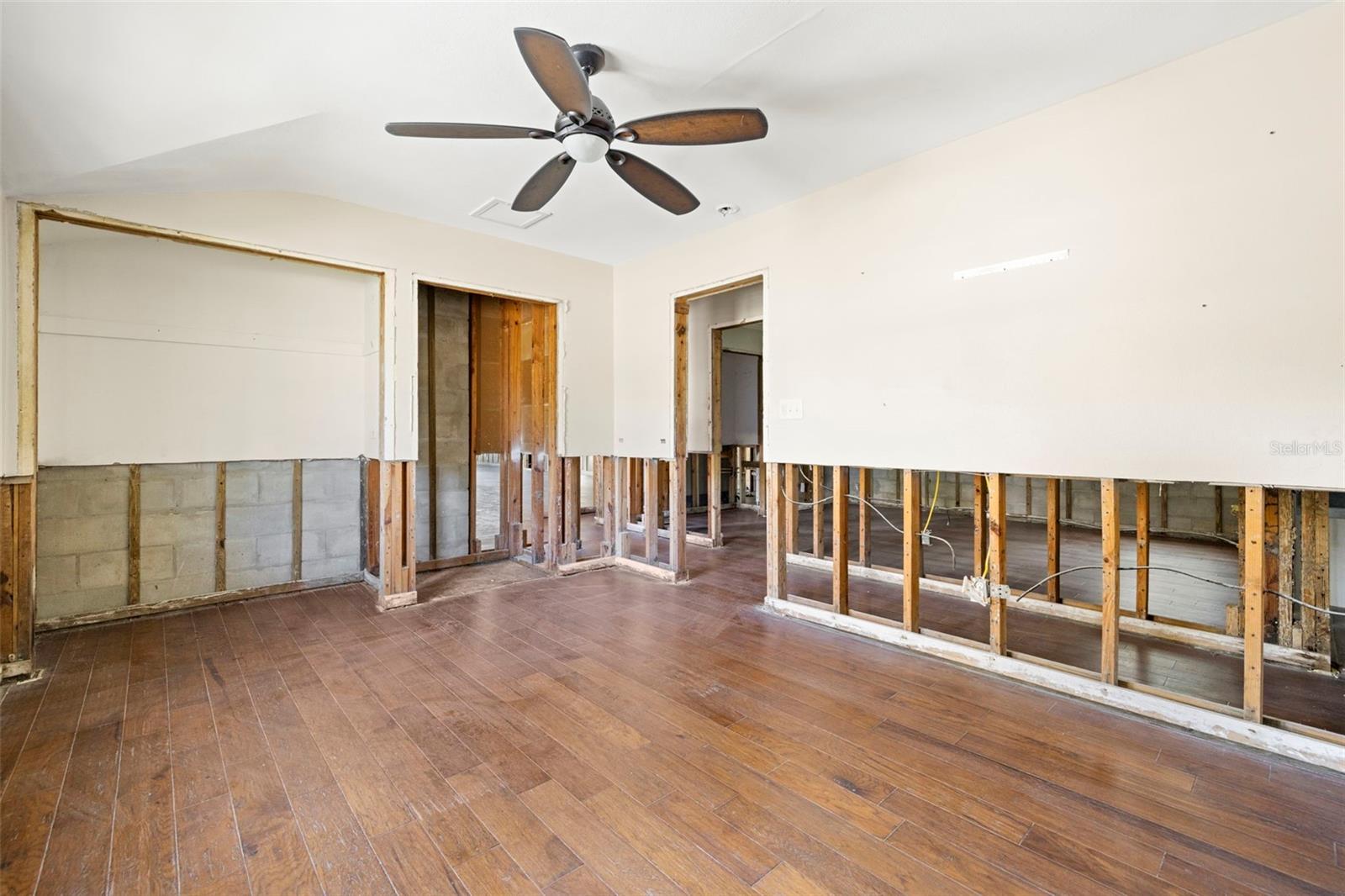 5001 W DICKENS AVE, TAMPA, FL, 33629