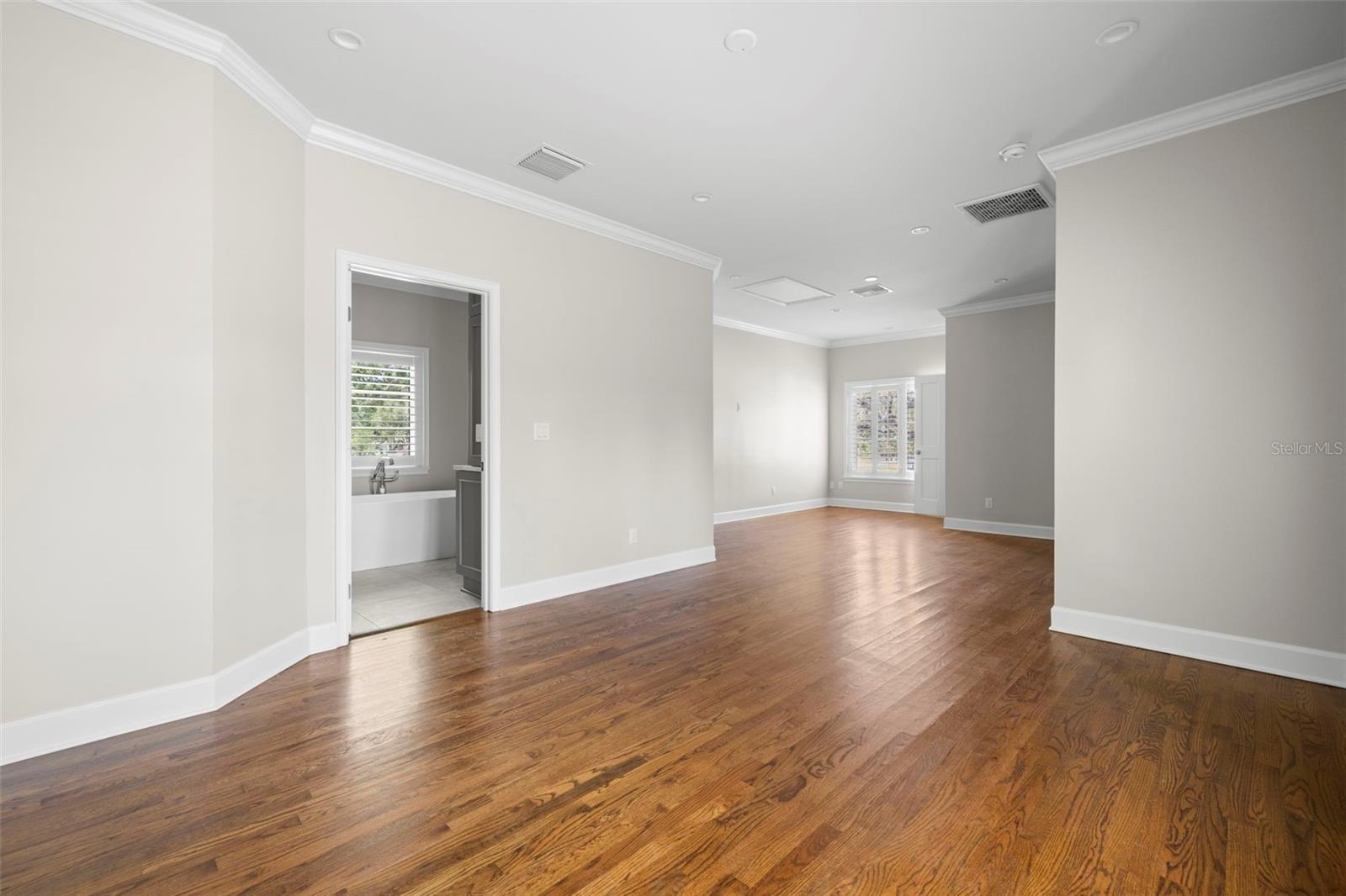 5001 W DICKENS AVE, TAMPA, FL, 33629