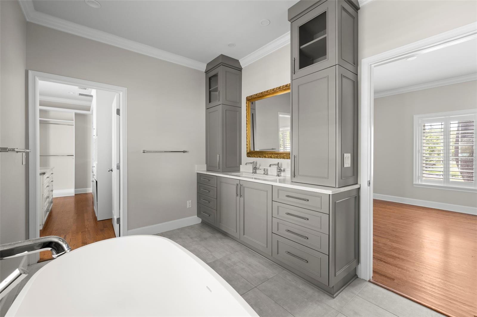 5001 W DICKENS AVE, TAMPA, FL, 33629