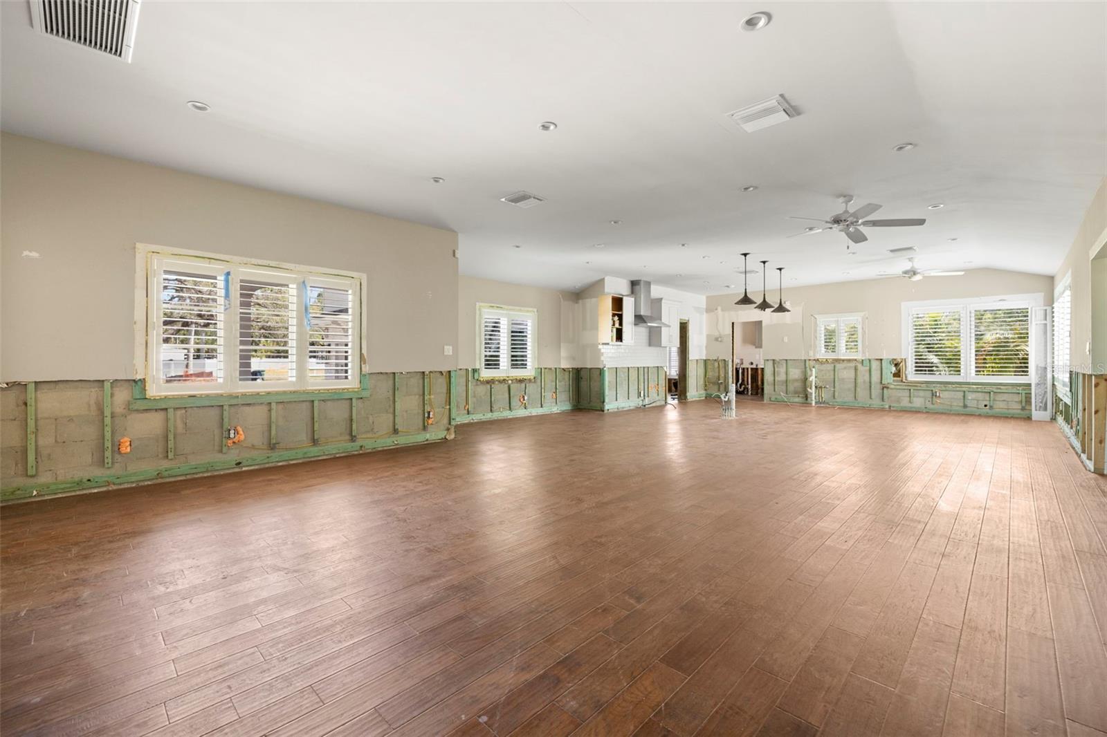 5001 W DICKENS AVE, TAMPA, FL, 33629