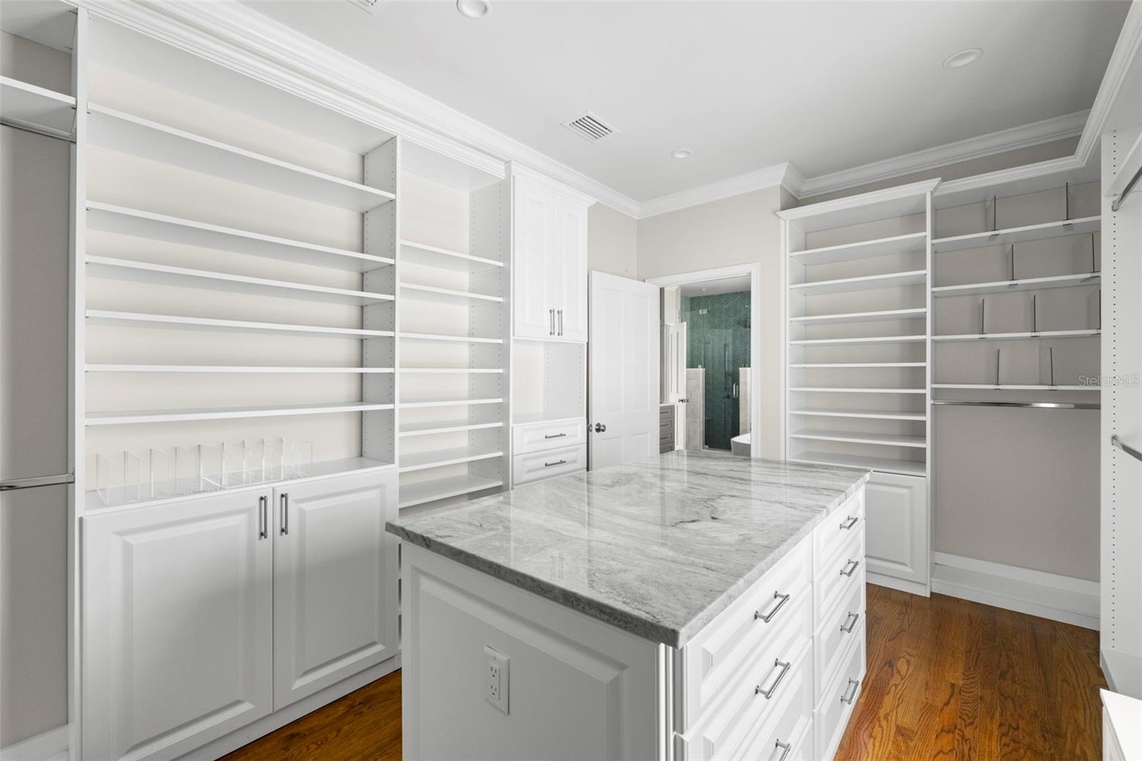 5001 W DICKENS AVE, TAMPA, FL, 33629