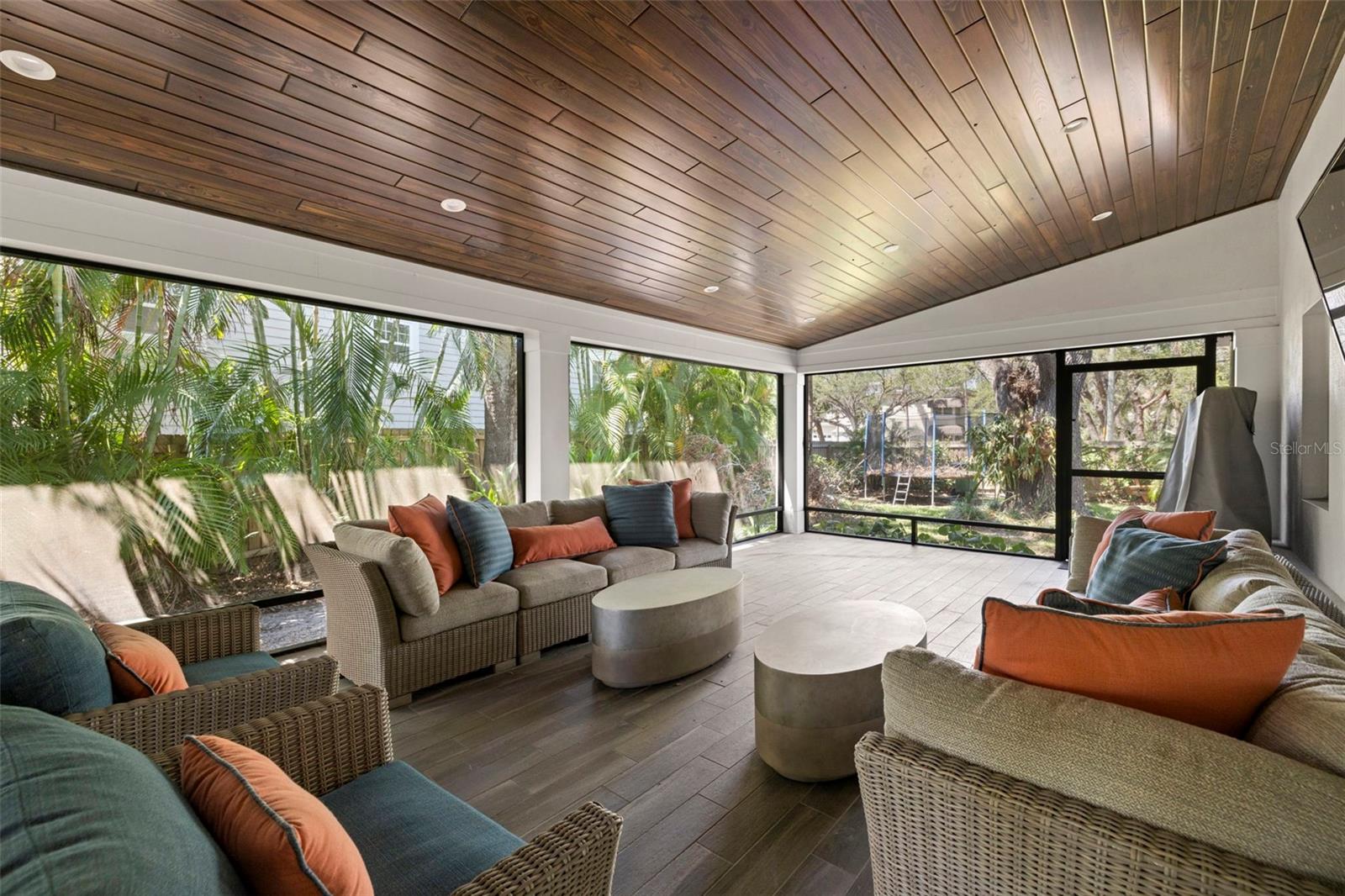 5001 W DICKENS AVE, TAMPA, FL, 33629