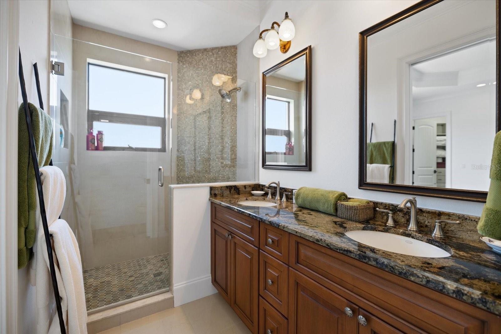 A4648699 Property Photo