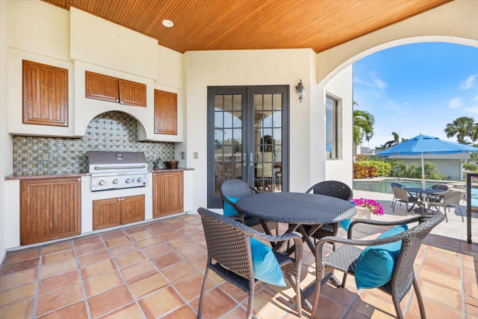 A4648699 Property Photo