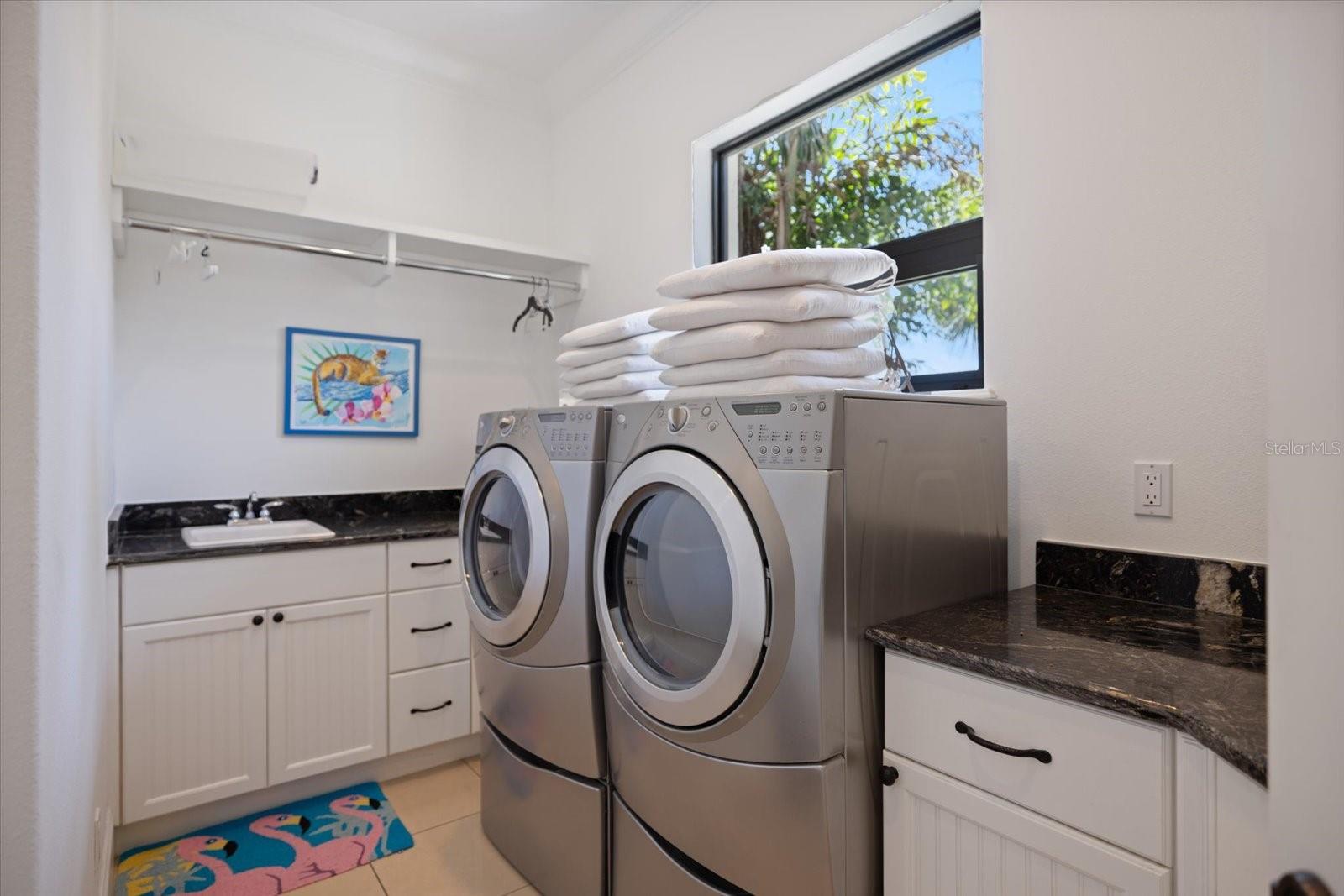 A4648699 Property Photo