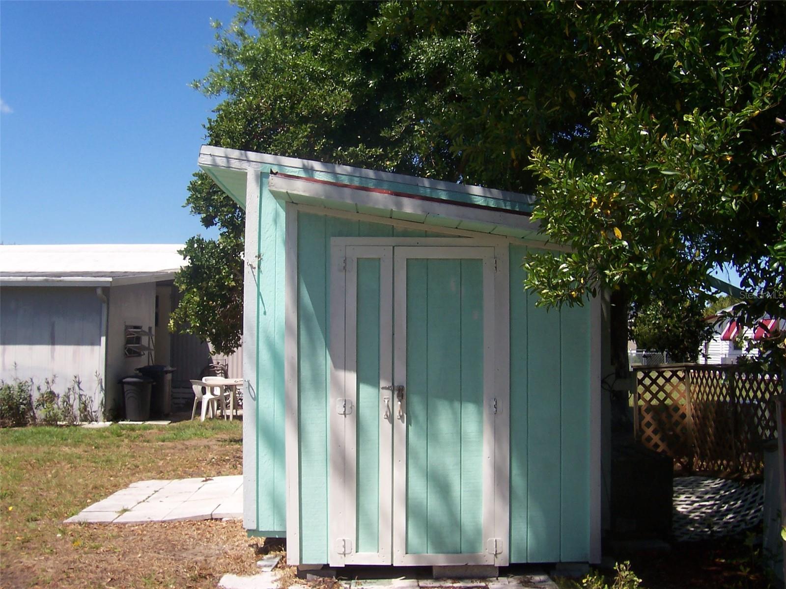 TB8373912 Property Photo