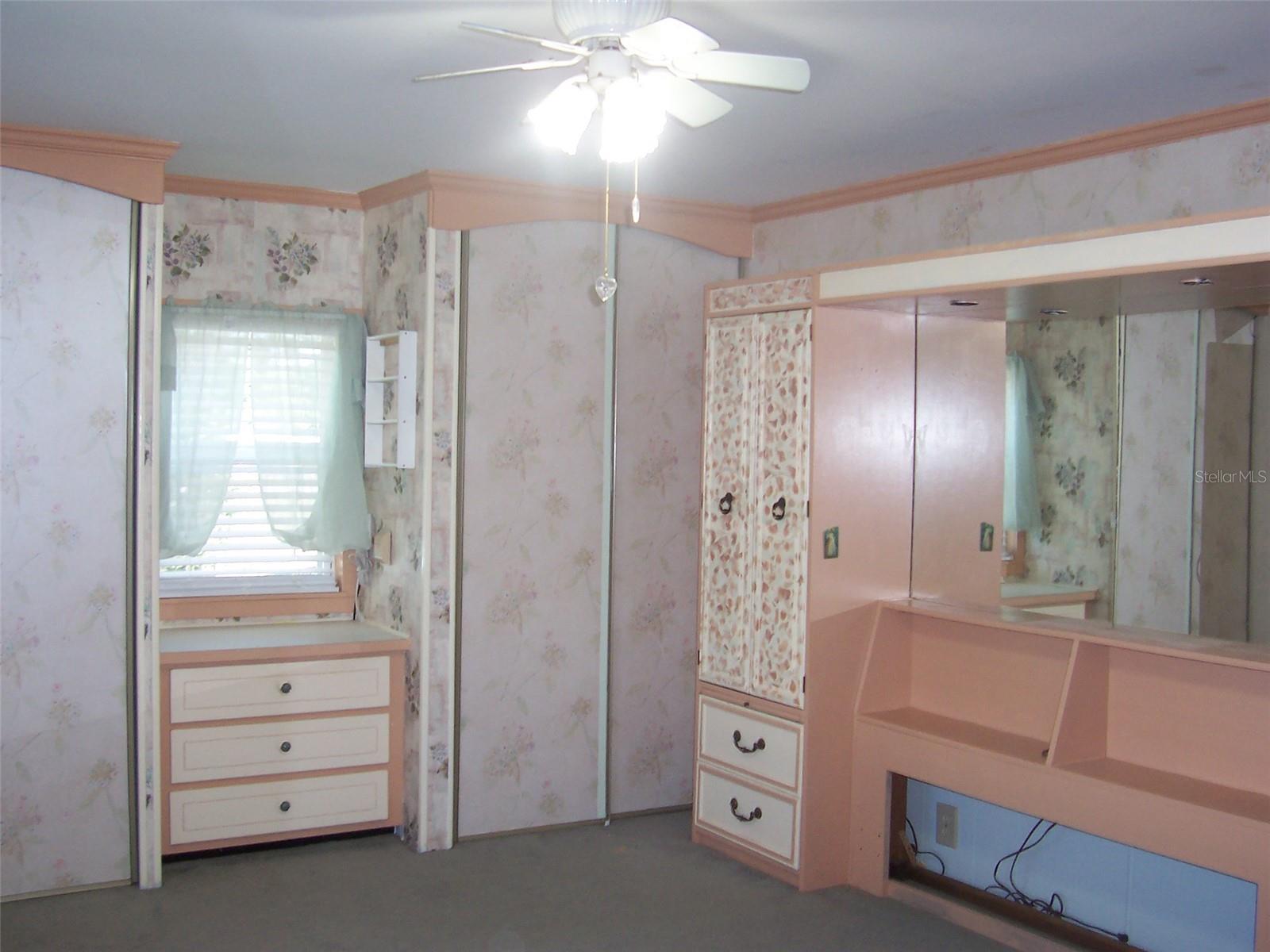 TB8373912 Property Photo