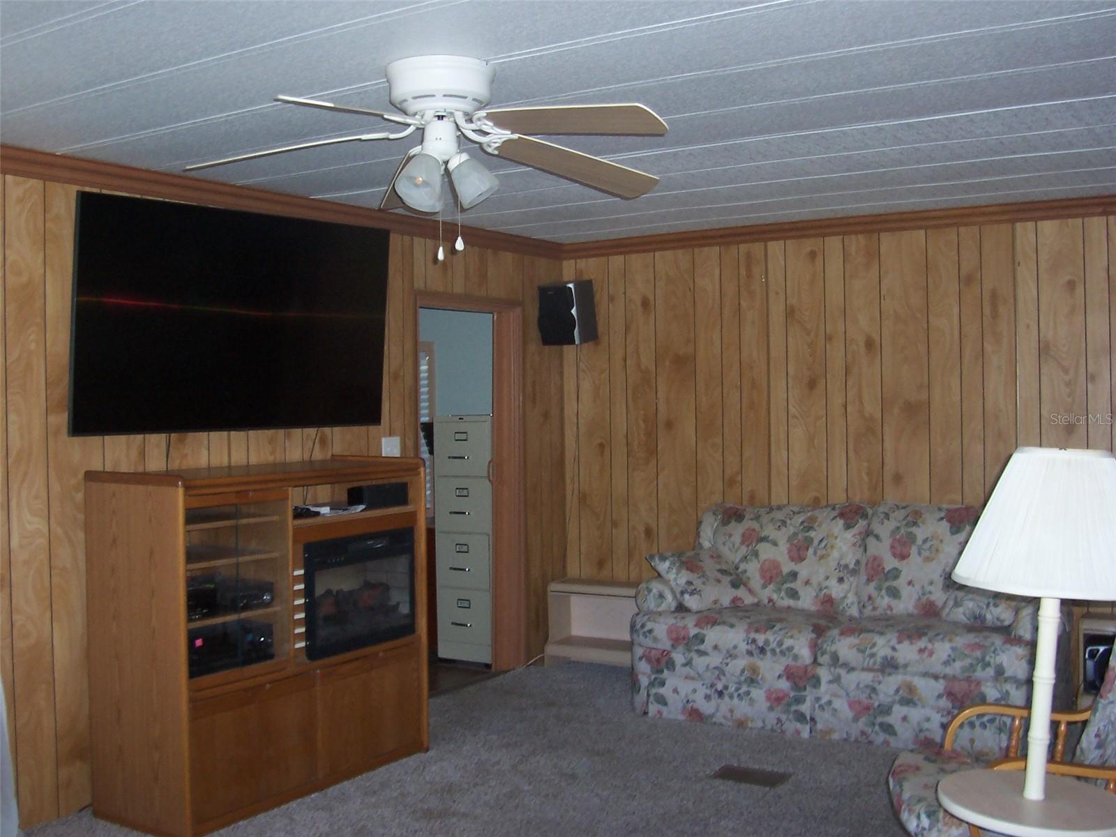 TB8373912 Property Photo