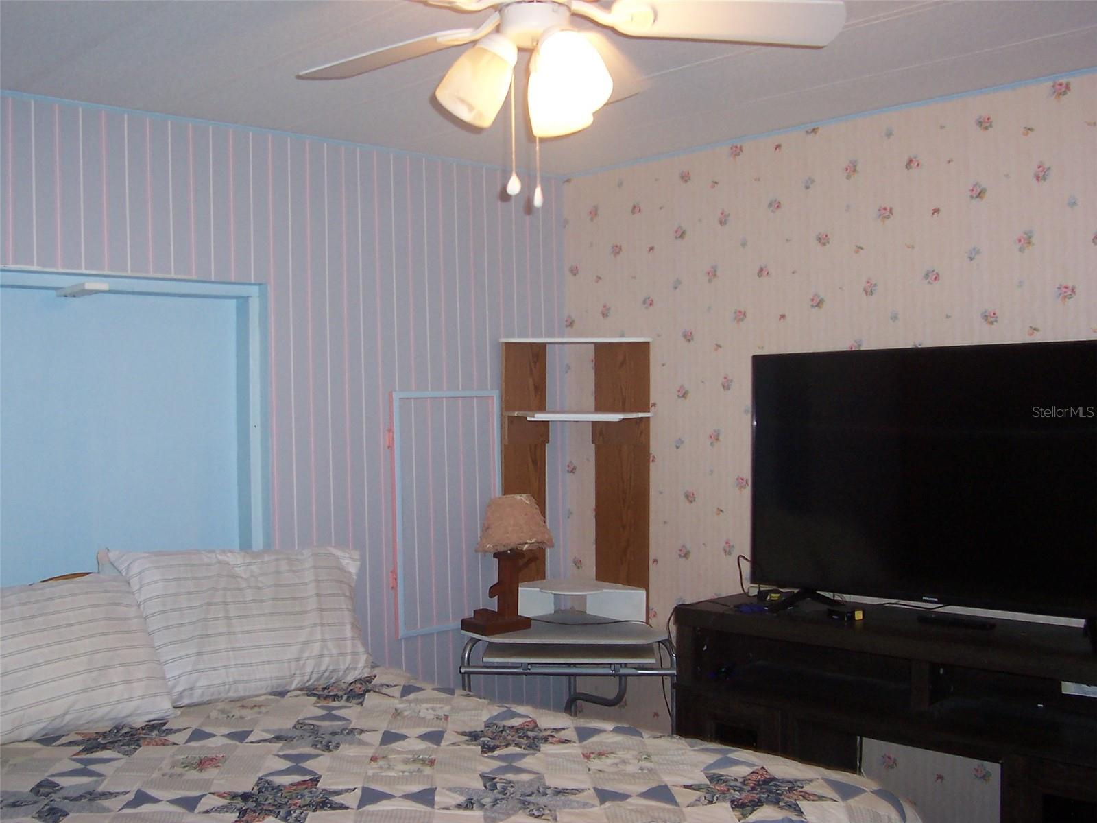 TB8373912 Property Photo