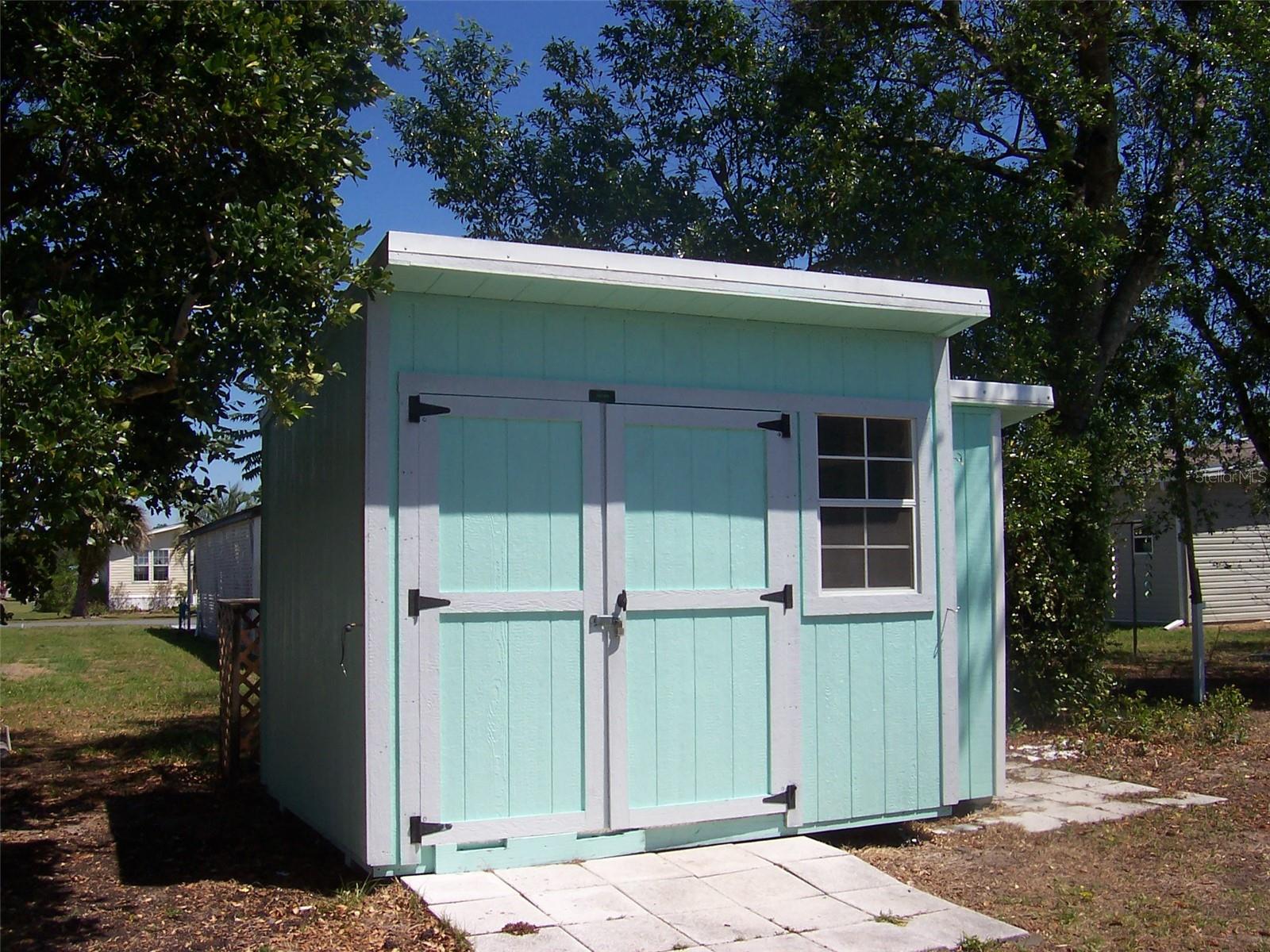 TB8373912 Property Photo