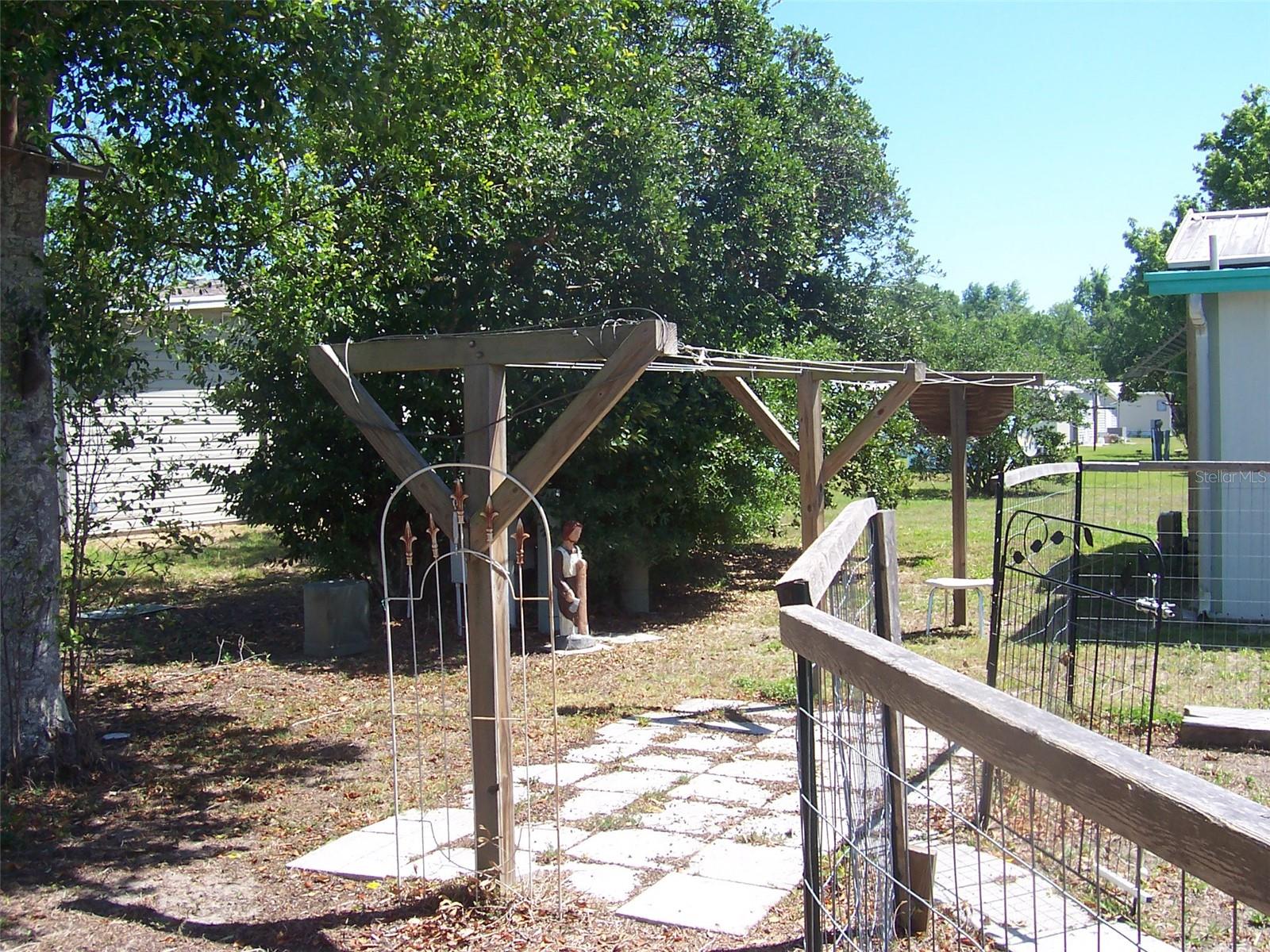 TB8373912 Property Photo