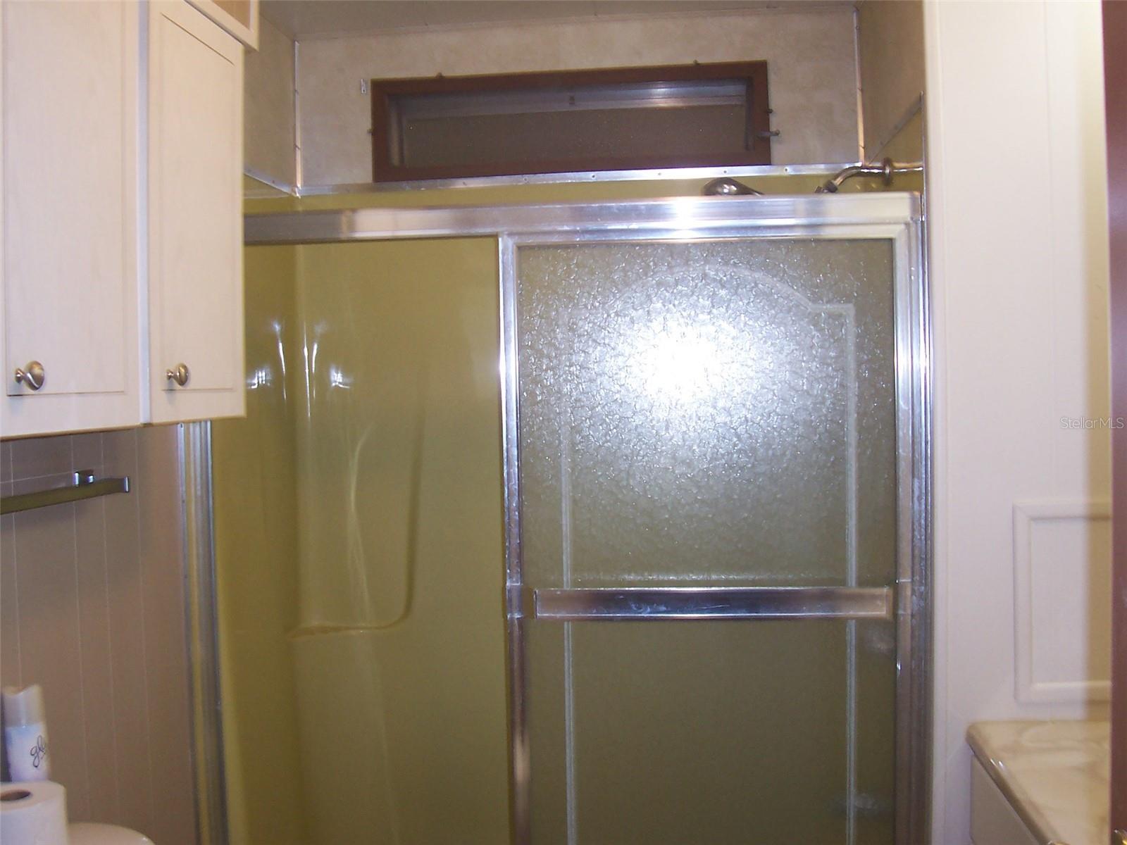 TB8373912 Property Photo