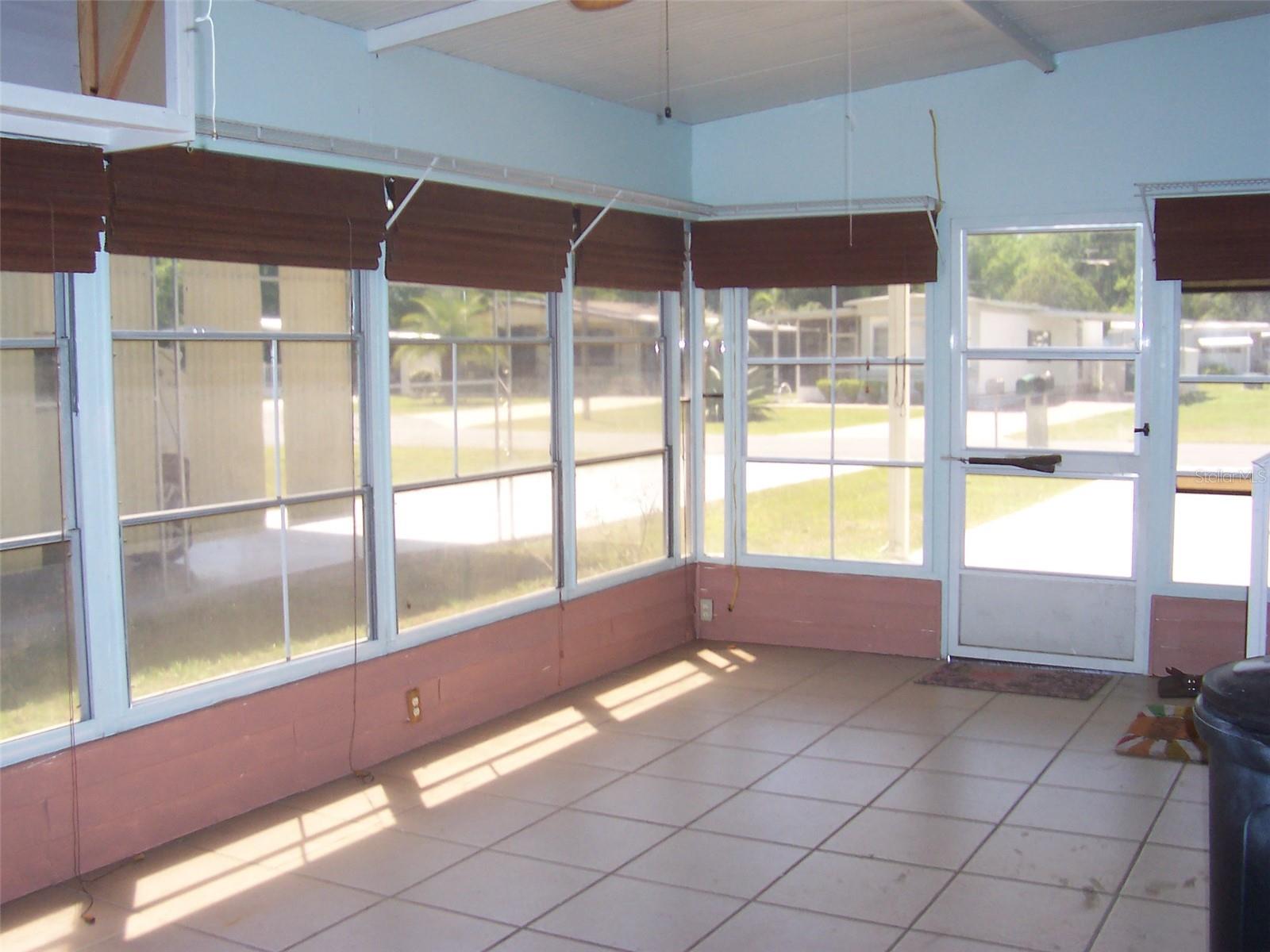 TB8373912 Property Photo