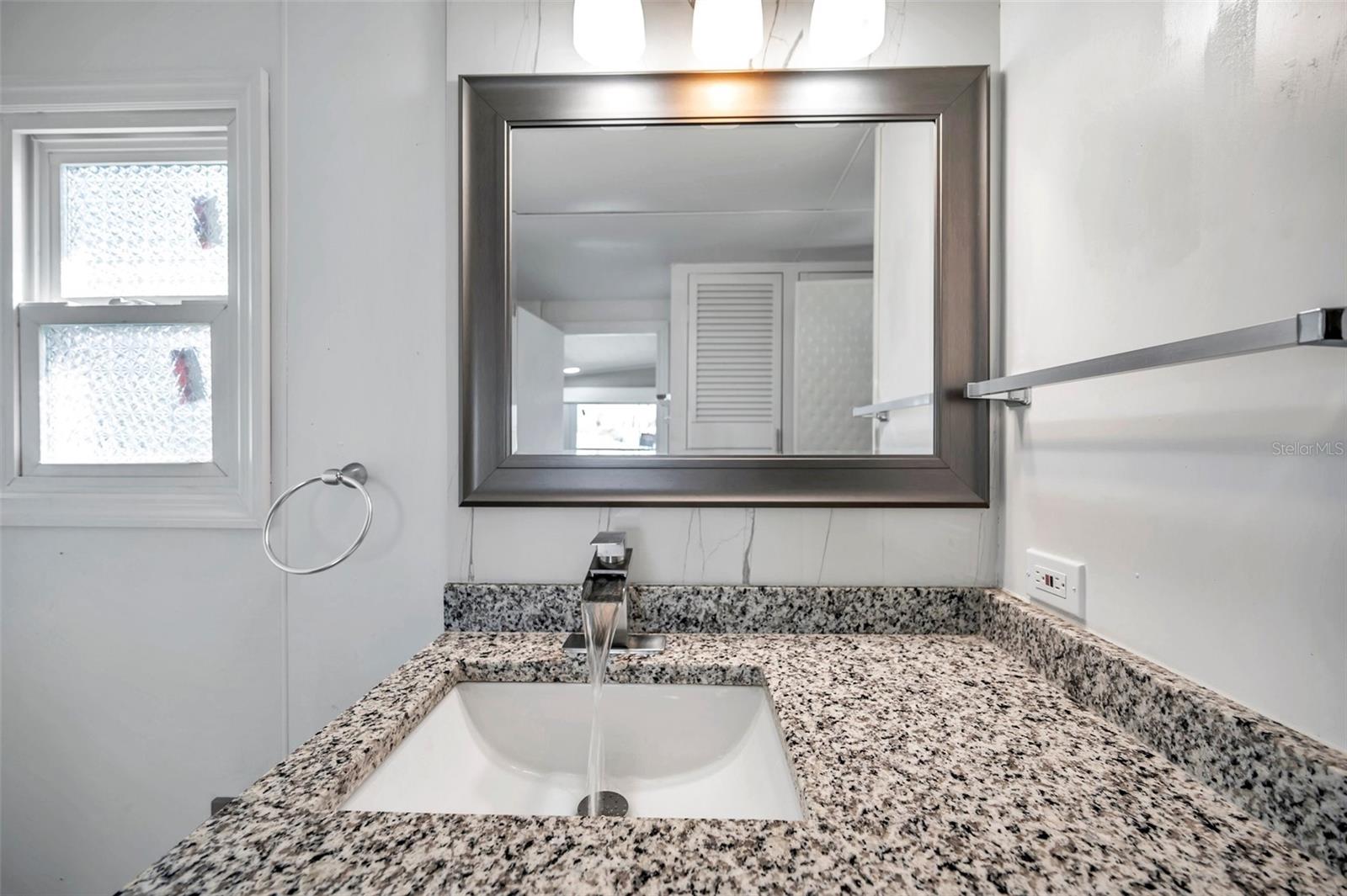 4851 W GANDY BLVD #B6 L27, TAMPA, FL, 33611