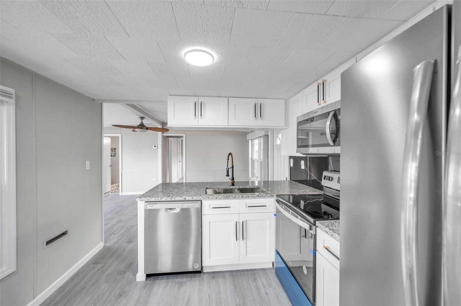 4851 W GANDY BLVD #B6 L27, TAMPA, FL, 33611