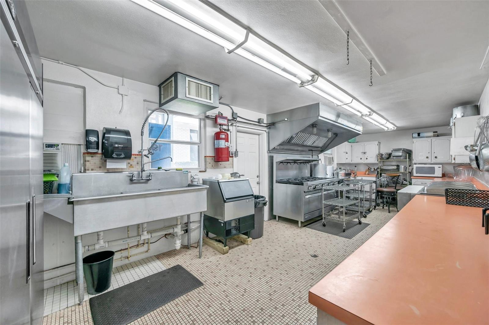 4851 W GANDY BLVD #B6 L27, TAMPA, FL, 33611