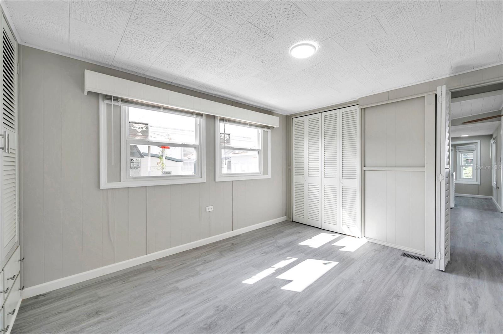 4851 W GANDY BLVD #B6 L27, TAMPA, FL, 33611