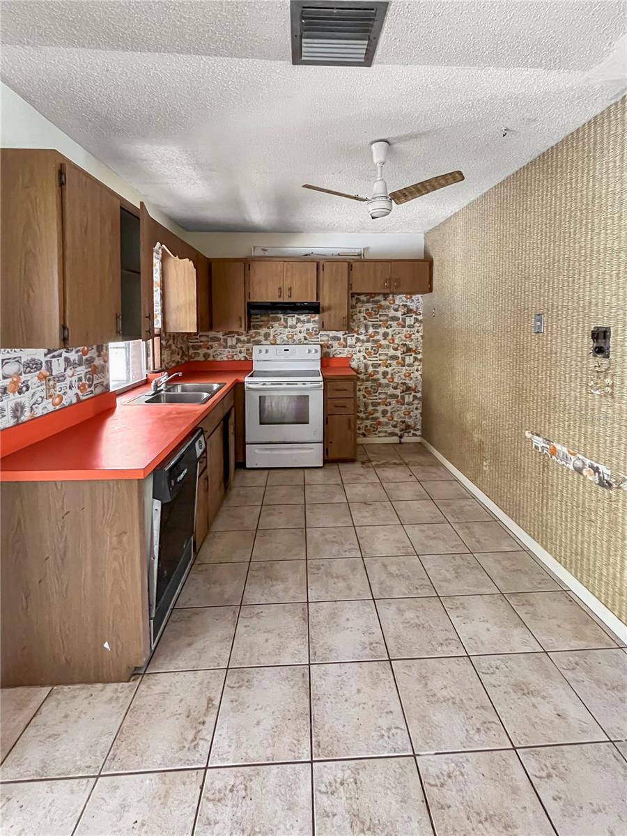 118 SW LANCASTER AVE, PORT ST LUCIE, FL, 34984