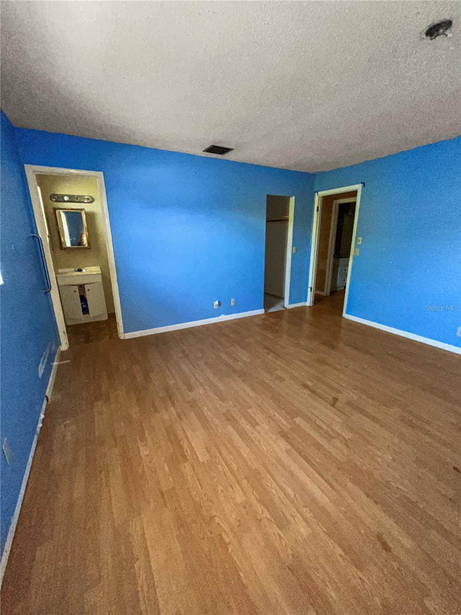 118 SW LANCASTER AVE, PORT ST LUCIE, FL, 34984