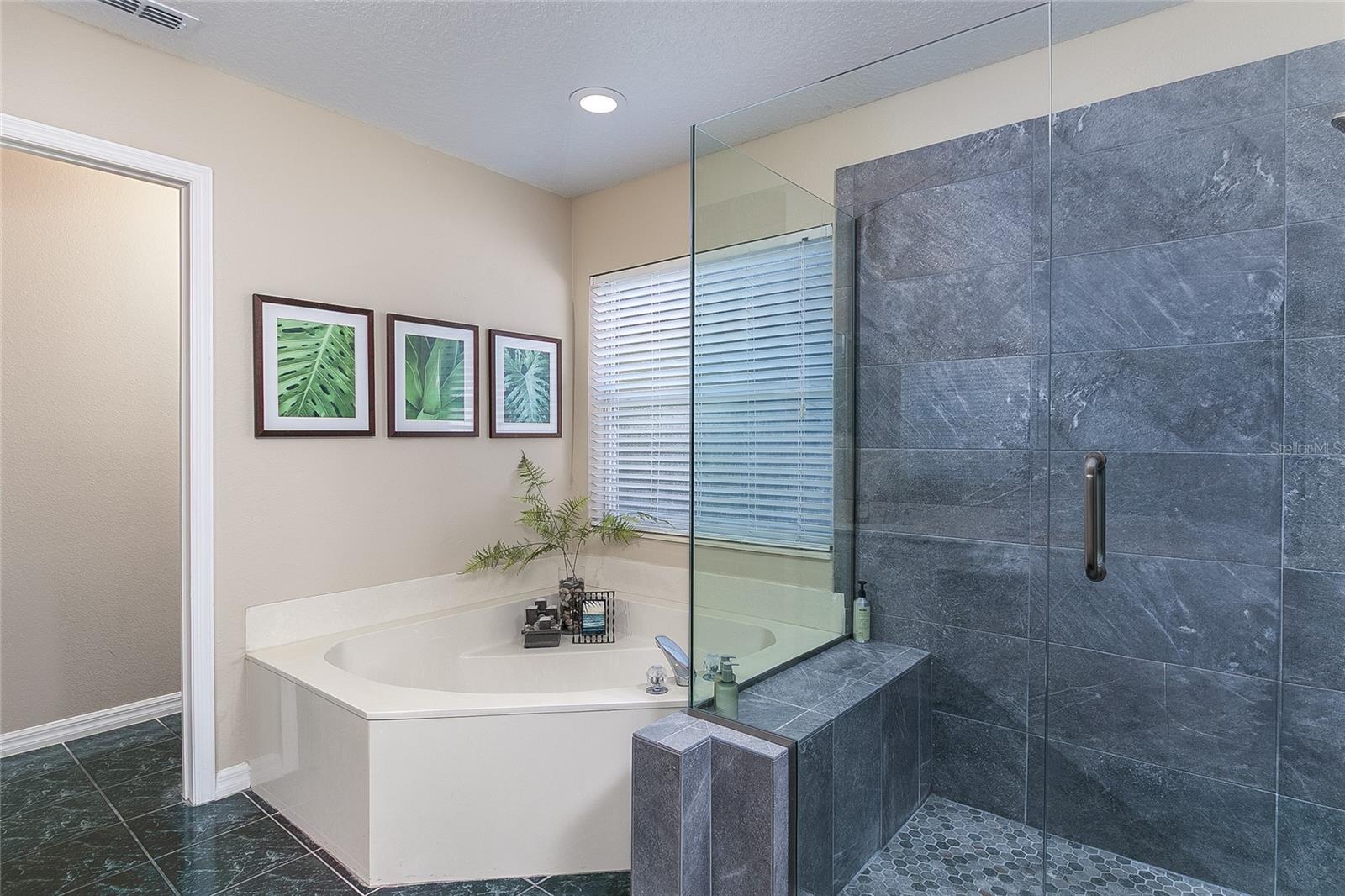 821 N LAKE CLAIRE CIR, OVIEDO, FL, 32765