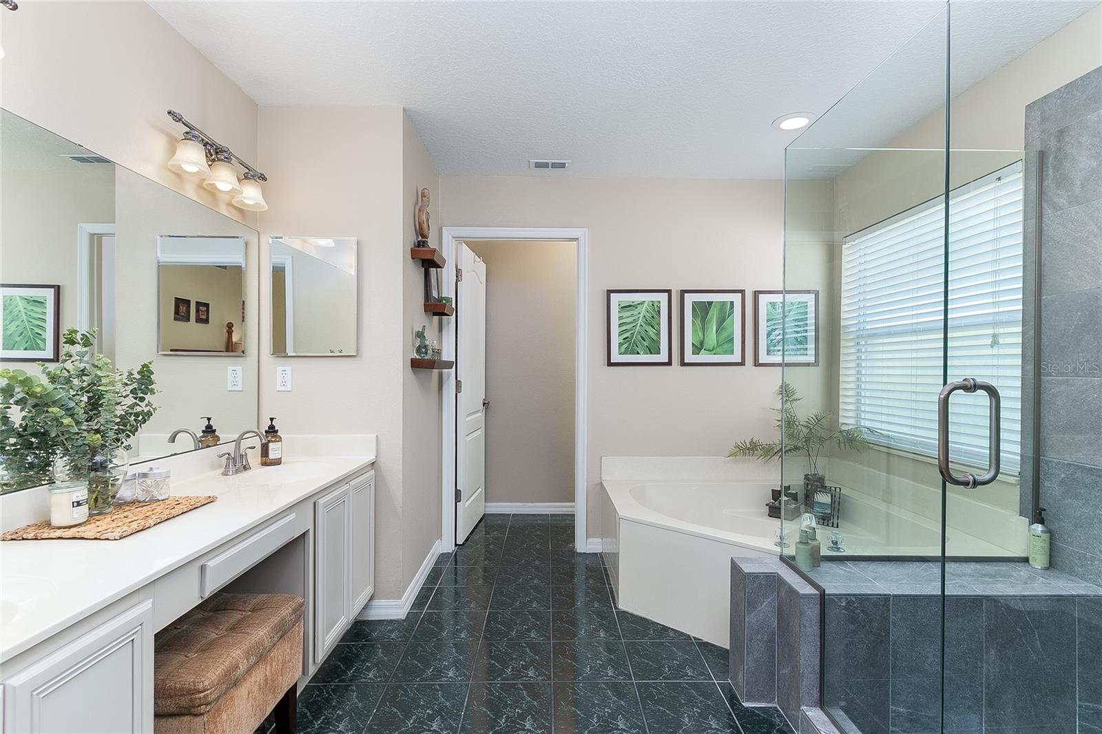 821 N LAKE CLAIRE CIR, OVIEDO, FL, 32765