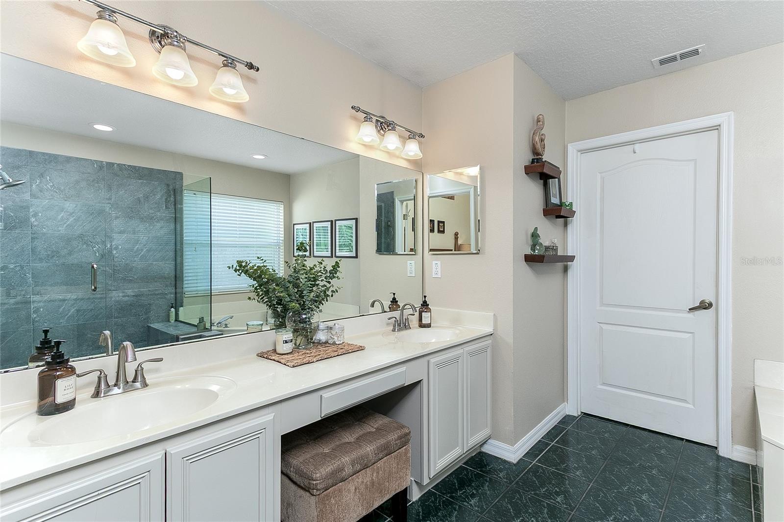 821 N LAKE CLAIRE CIR, OVIEDO, FL, 32765