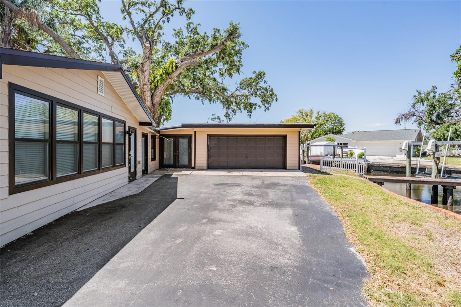 8816 MEMORIAL HWY, TAMPA, FL, 33615