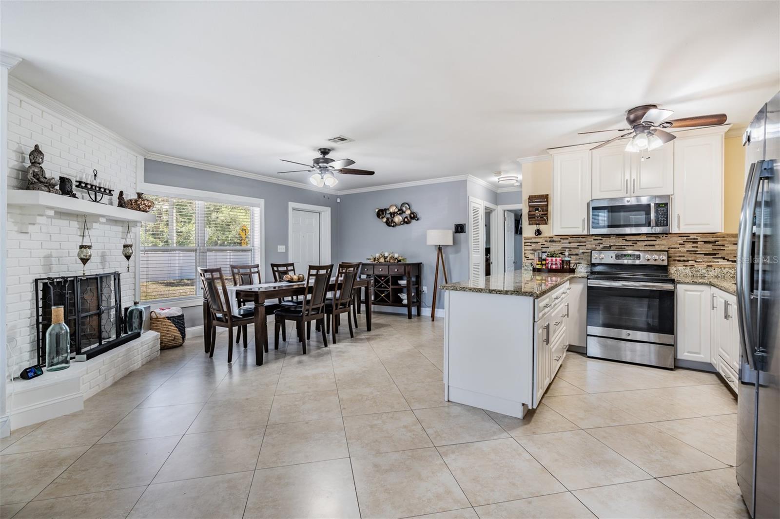 8816 MEMORIAL HWY, TAMPA, FL, 33615