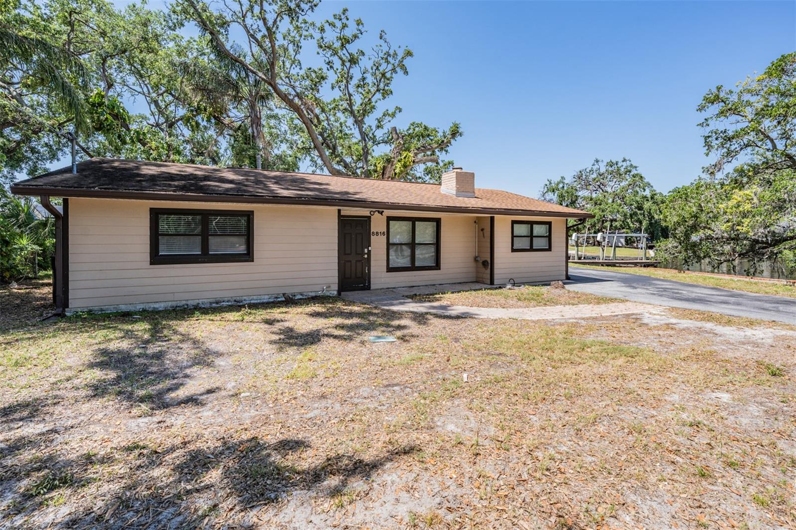 8816 MEMORIAL HWY, TAMPA, FL, 33615