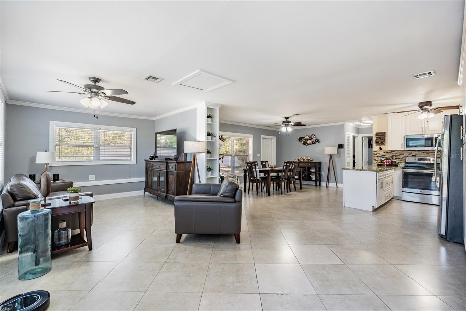 8816 MEMORIAL HWY, TAMPA, FL, 33615