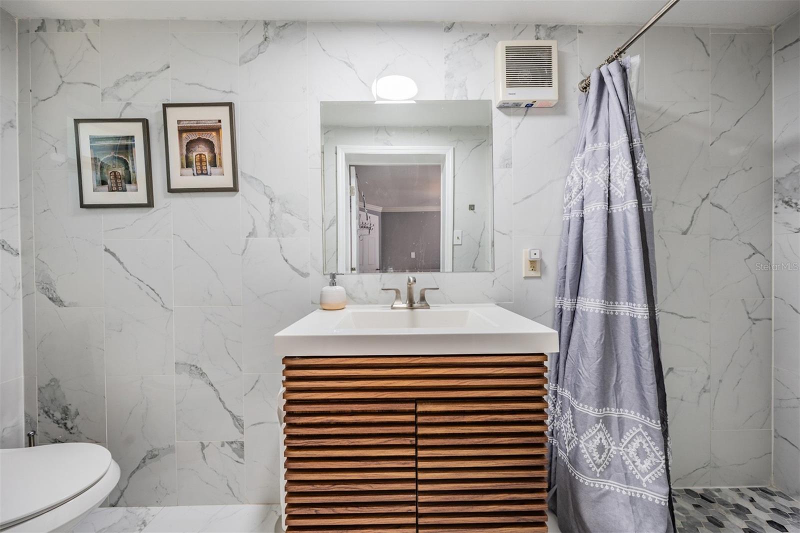 8816 MEMORIAL HWY, TAMPA, FL, 33615