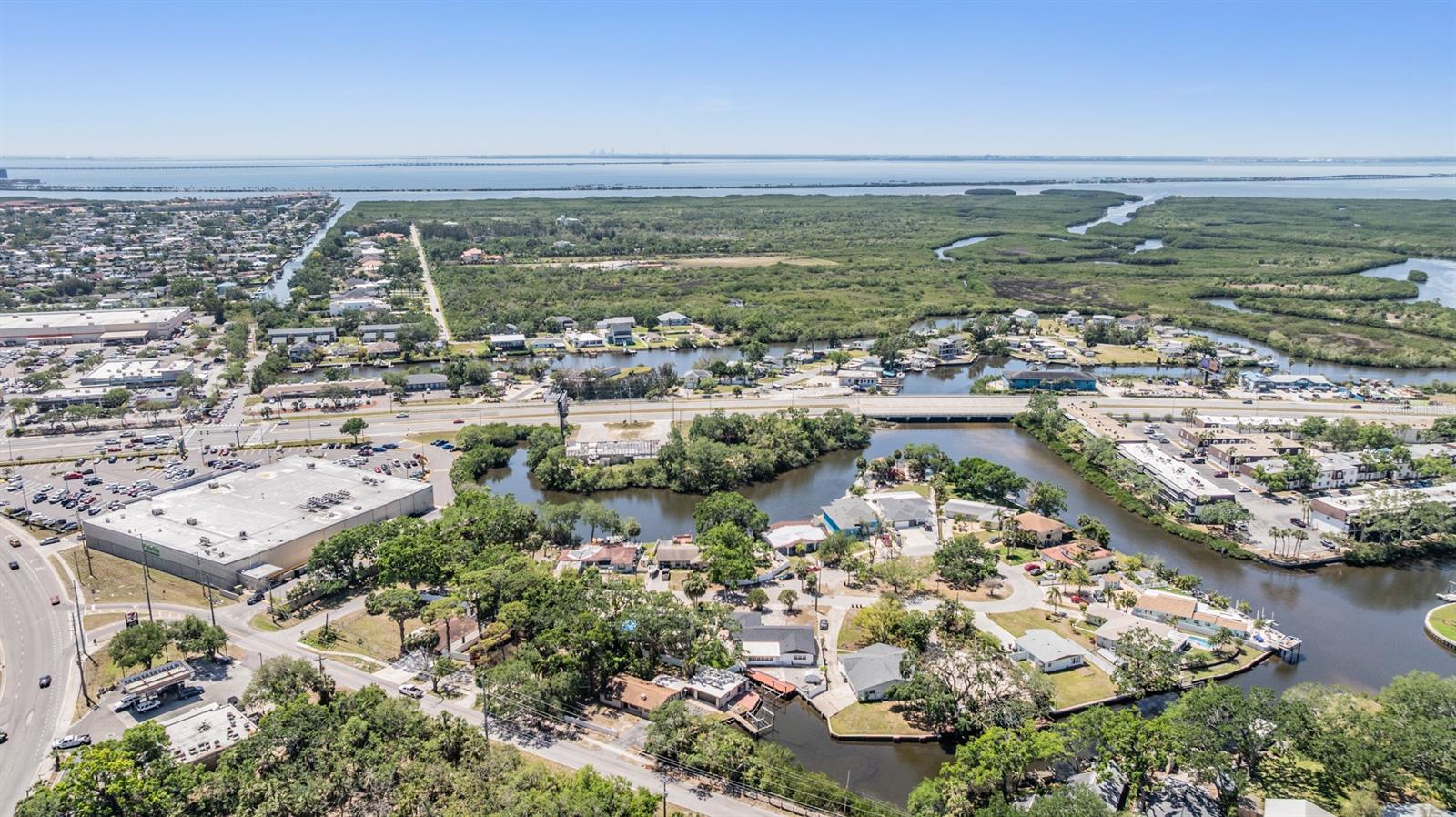 8816 MEMORIAL HWY, TAMPA, FL, 33615