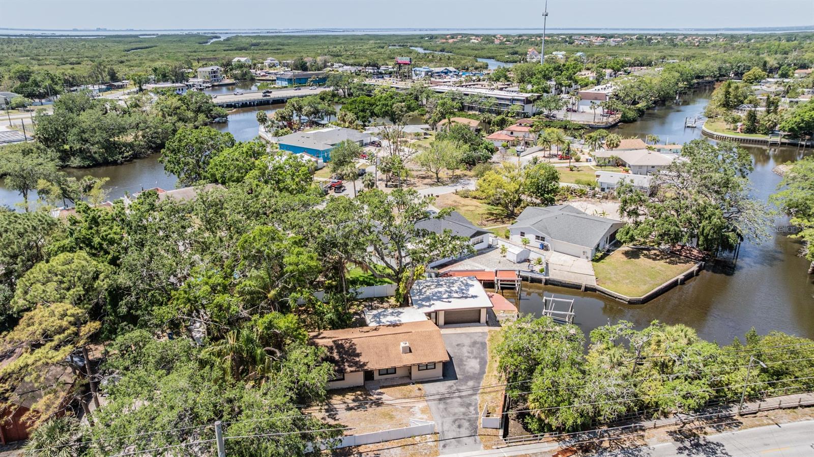 8816 MEMORIAL HWY, TAMPA, FL, 33615