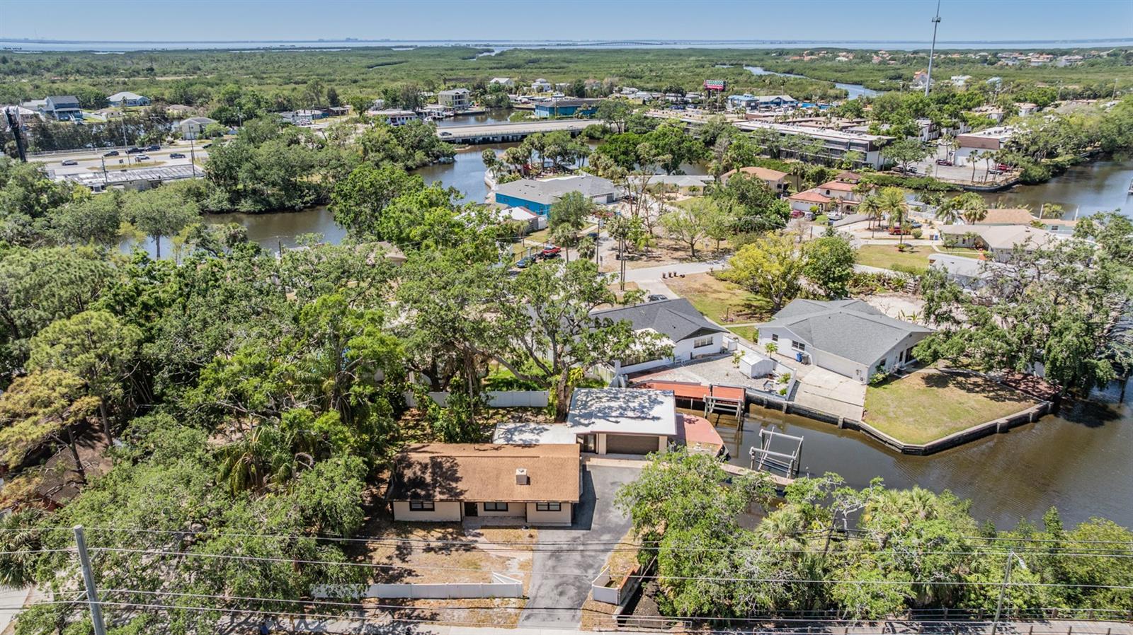 8816 MEMORIAL HWY, TAMPA, FL, 33615