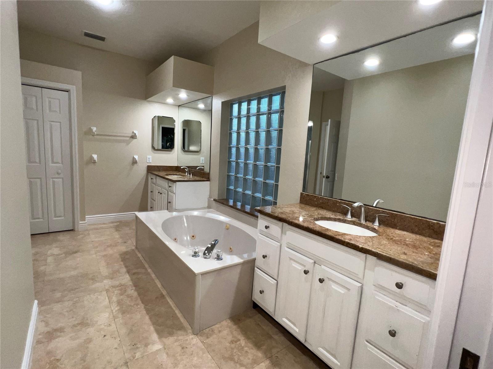 6435 BERKSHIRE PL, UNIVERSITY PARK, FL, 34201