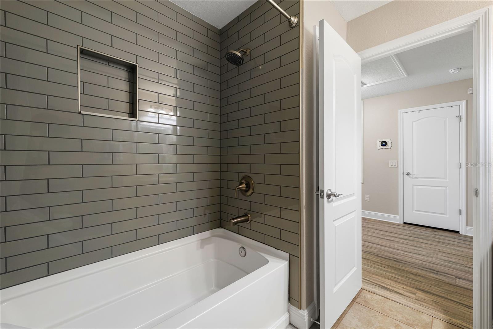 10645 LAGUNA PLAINS DR, RIVERVIEW, FL, 33578