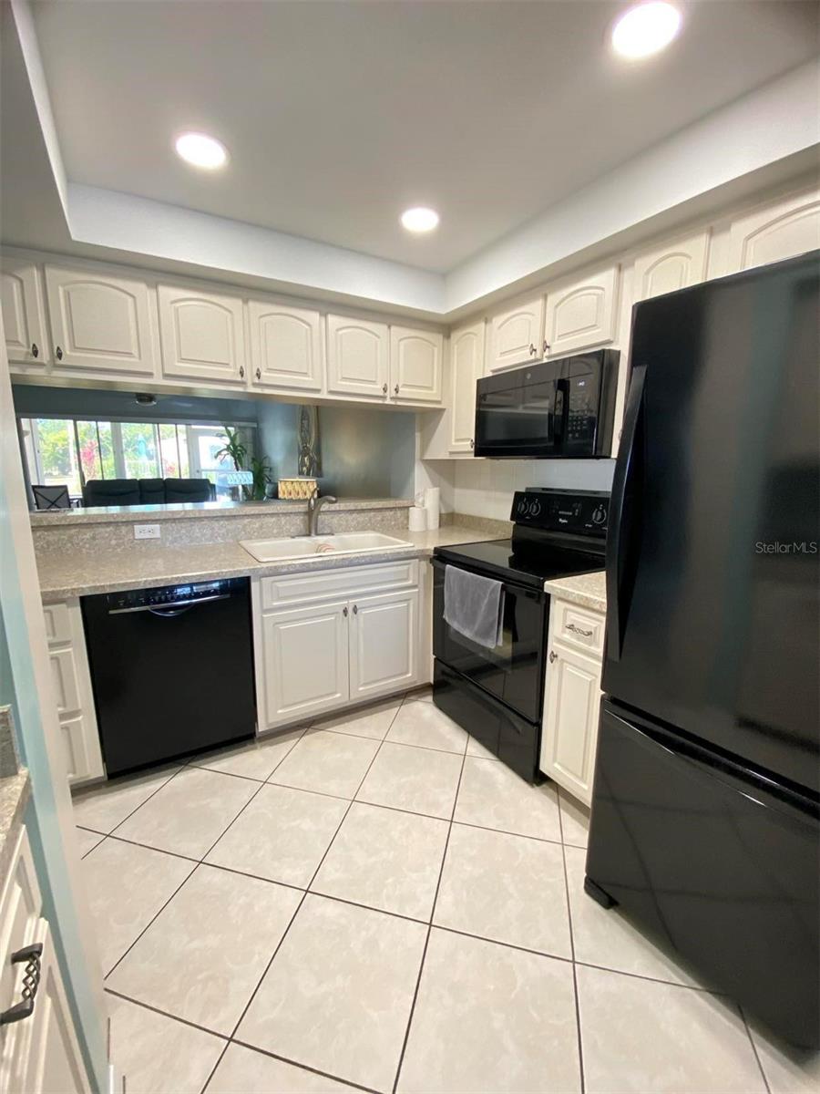 12144 SW EGRET CIR #201, LAKE SUZY, FL, 34269