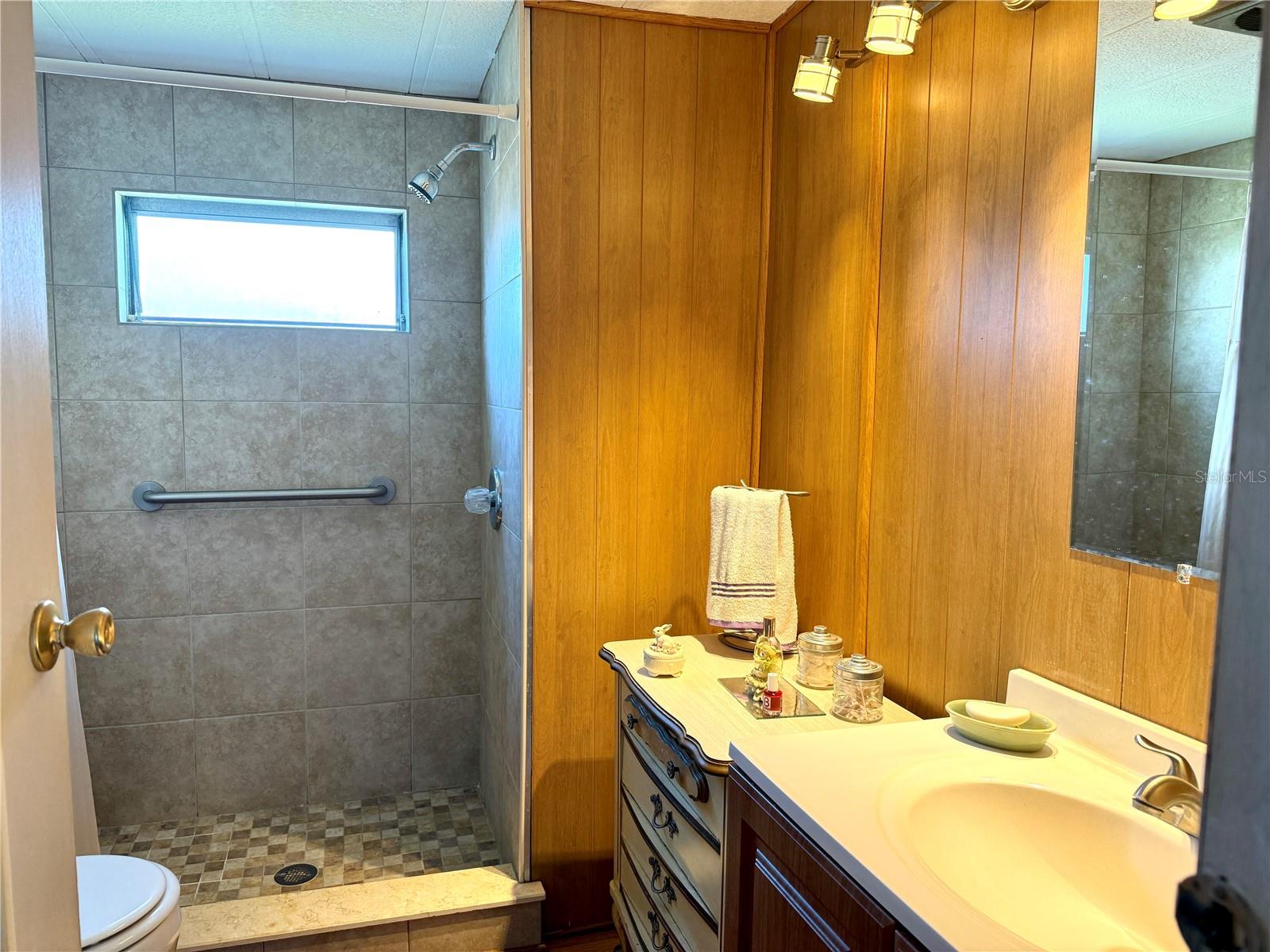 TB8374069 Property Photo