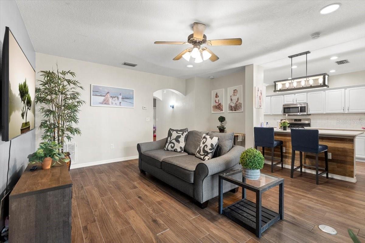 6230 GANNETDALE DR, LITHIA, FL, 33547