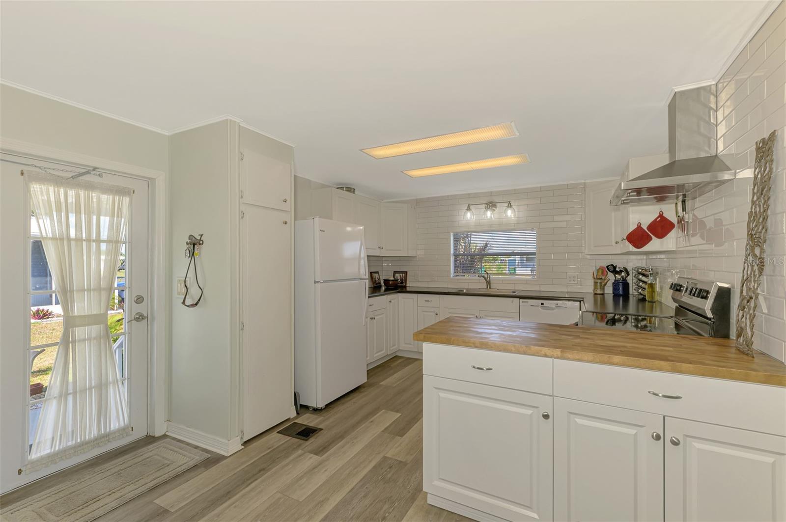 1376 FLAMINGO DR, ENGLEWOOD, FL, 34224