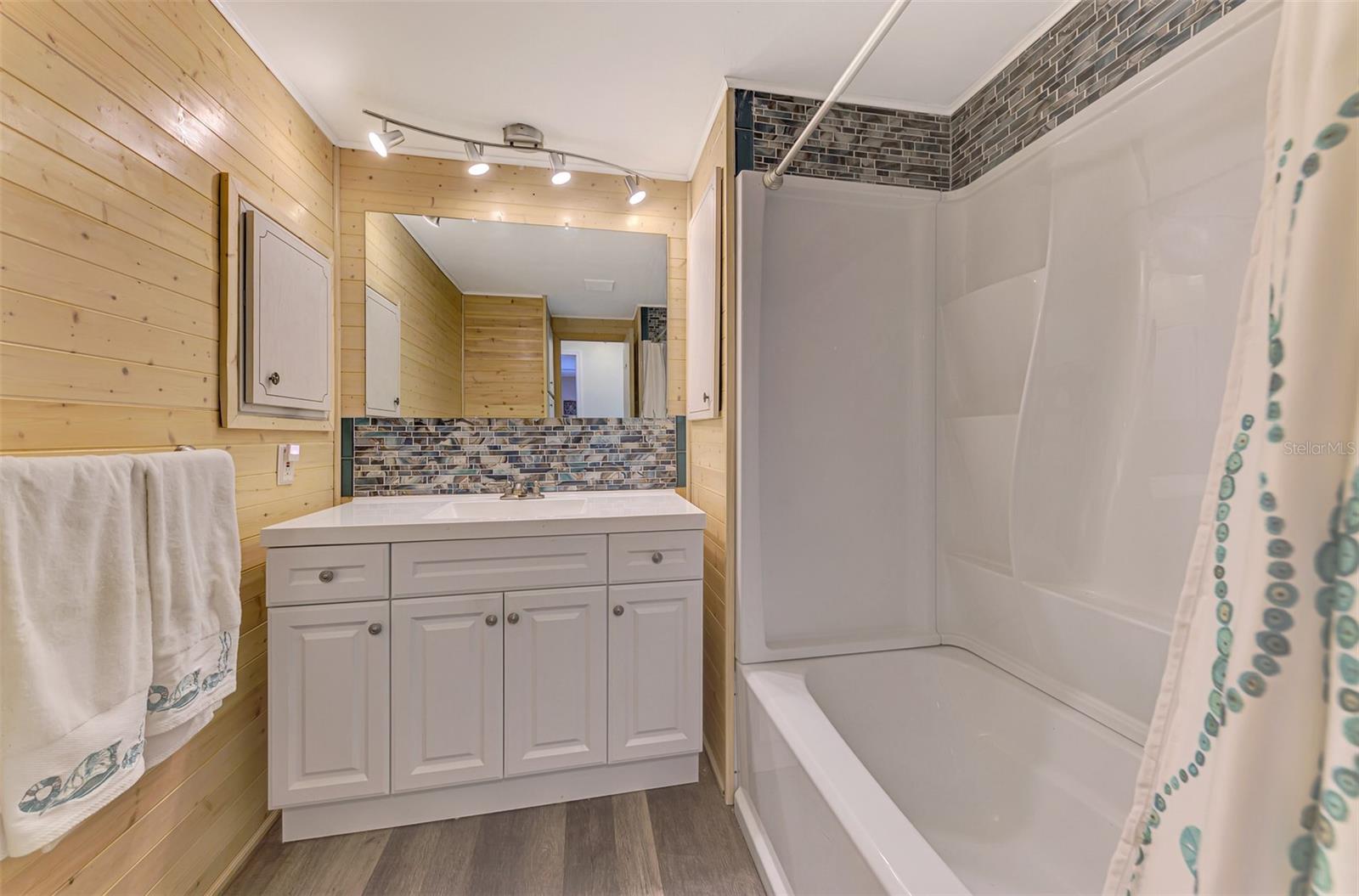 1376 FLAMINGO DR, ENGLEWOOD, FL, 34224