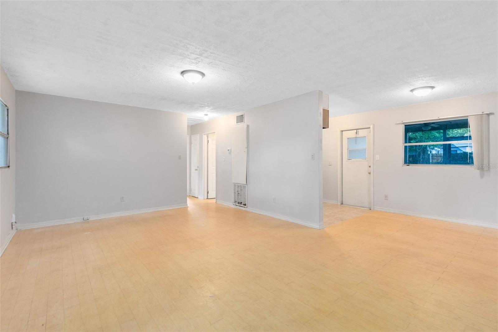 226 S APOLLO DR, APOPKA, FL, 32703